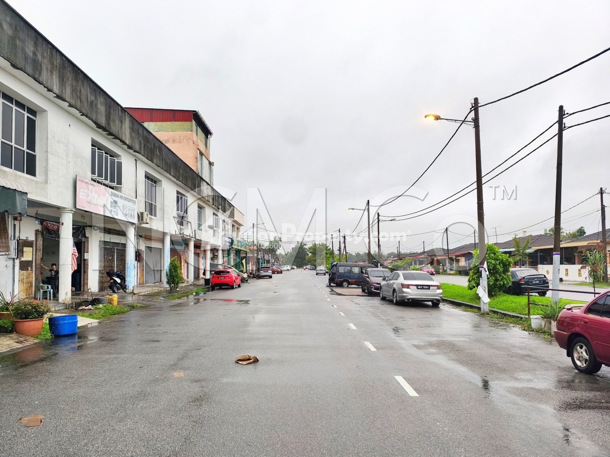 Terrace House For Auction at Teluk Intan