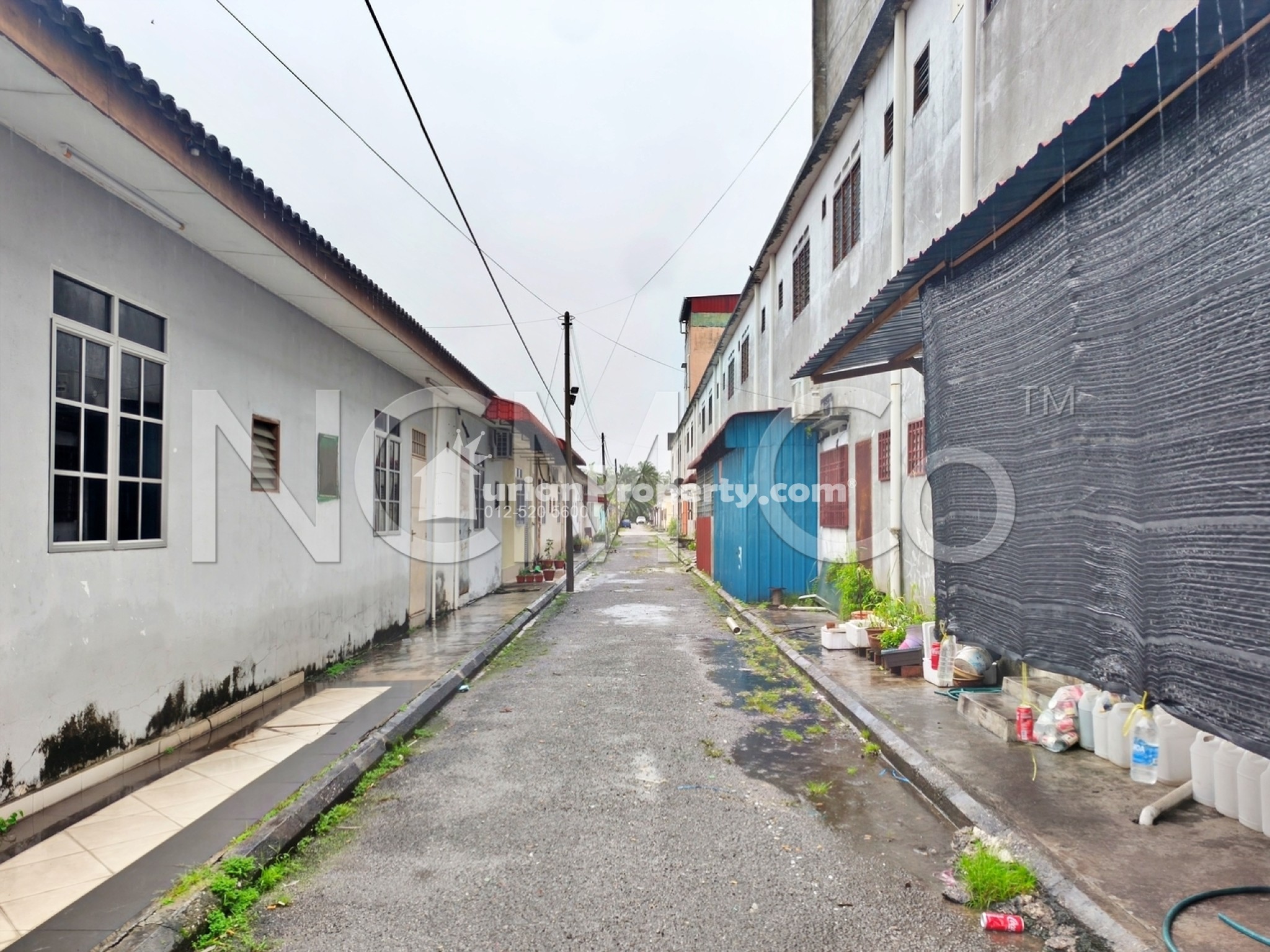 Terrace House For Auction at Teluk Intan