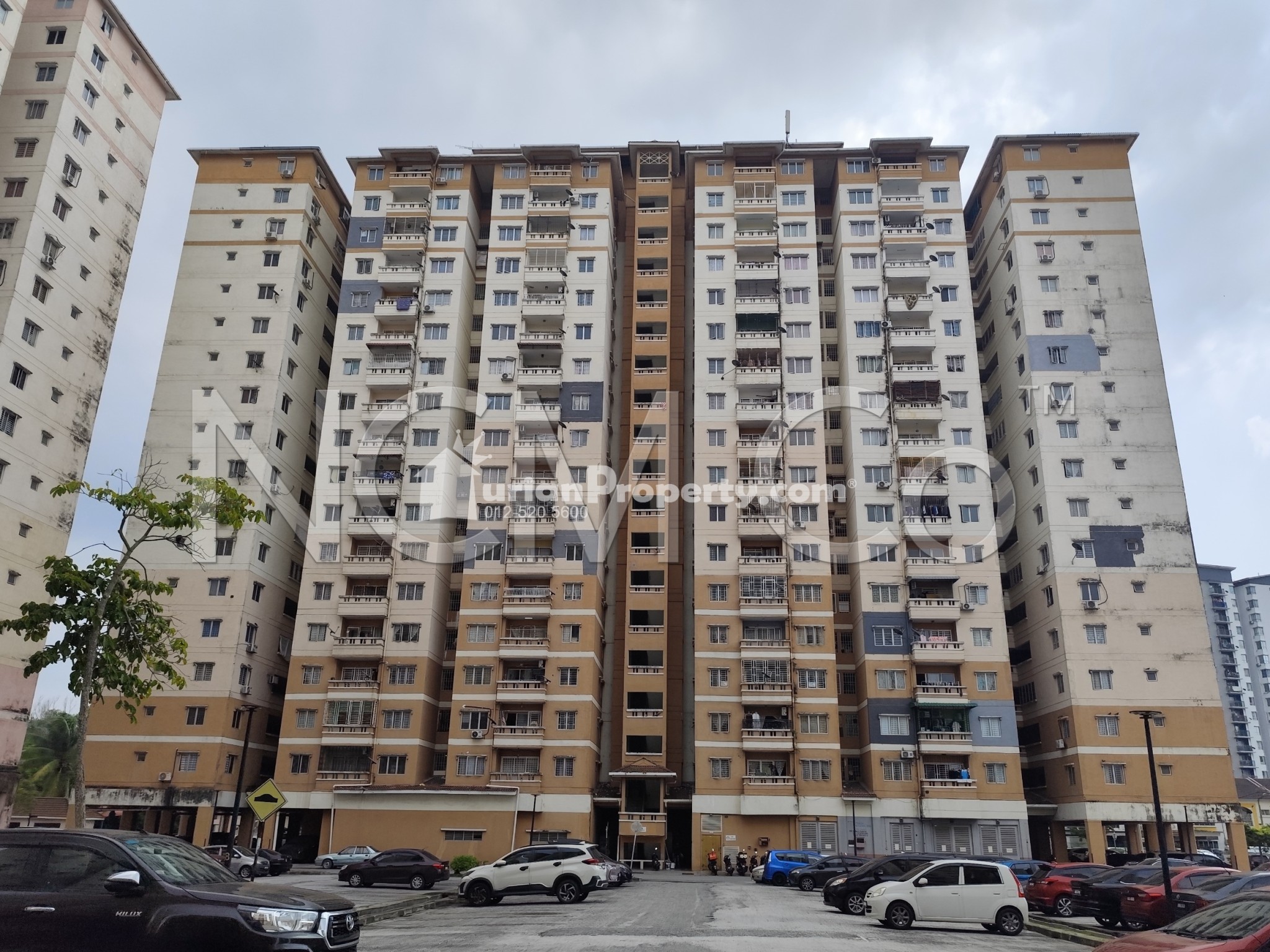 Apartment For Auction at Laguna Biru
