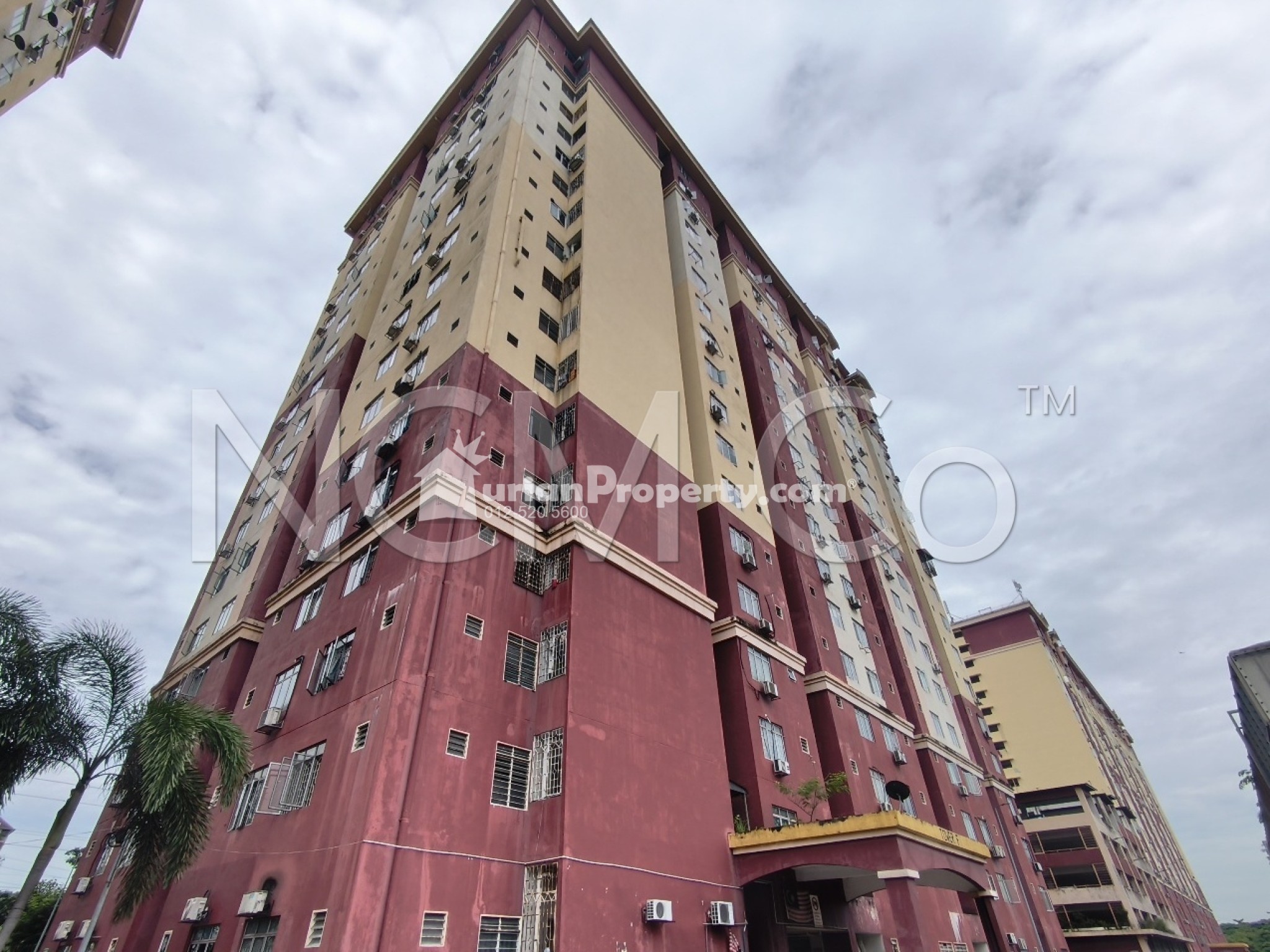 Apartment For Auction at Mentari Court 1