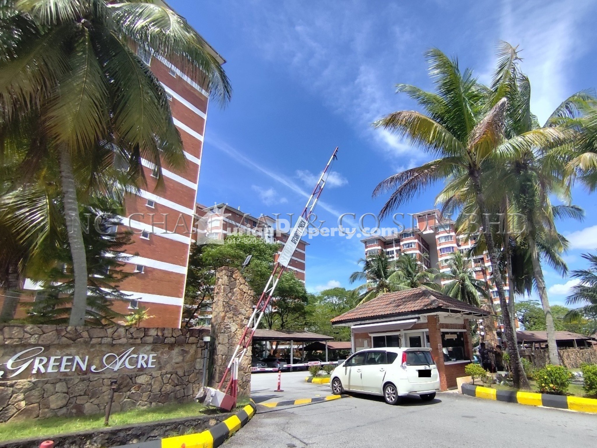 Condo For Auction at Green Acre Park