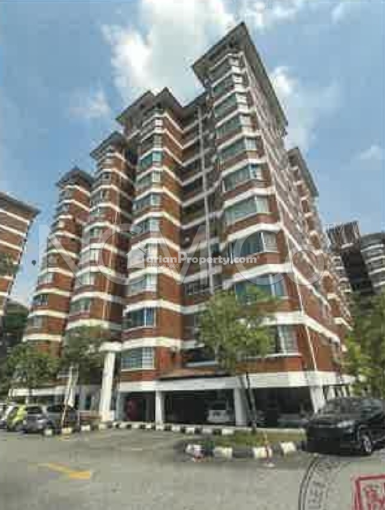 Condo For Auction at Green Acre Park