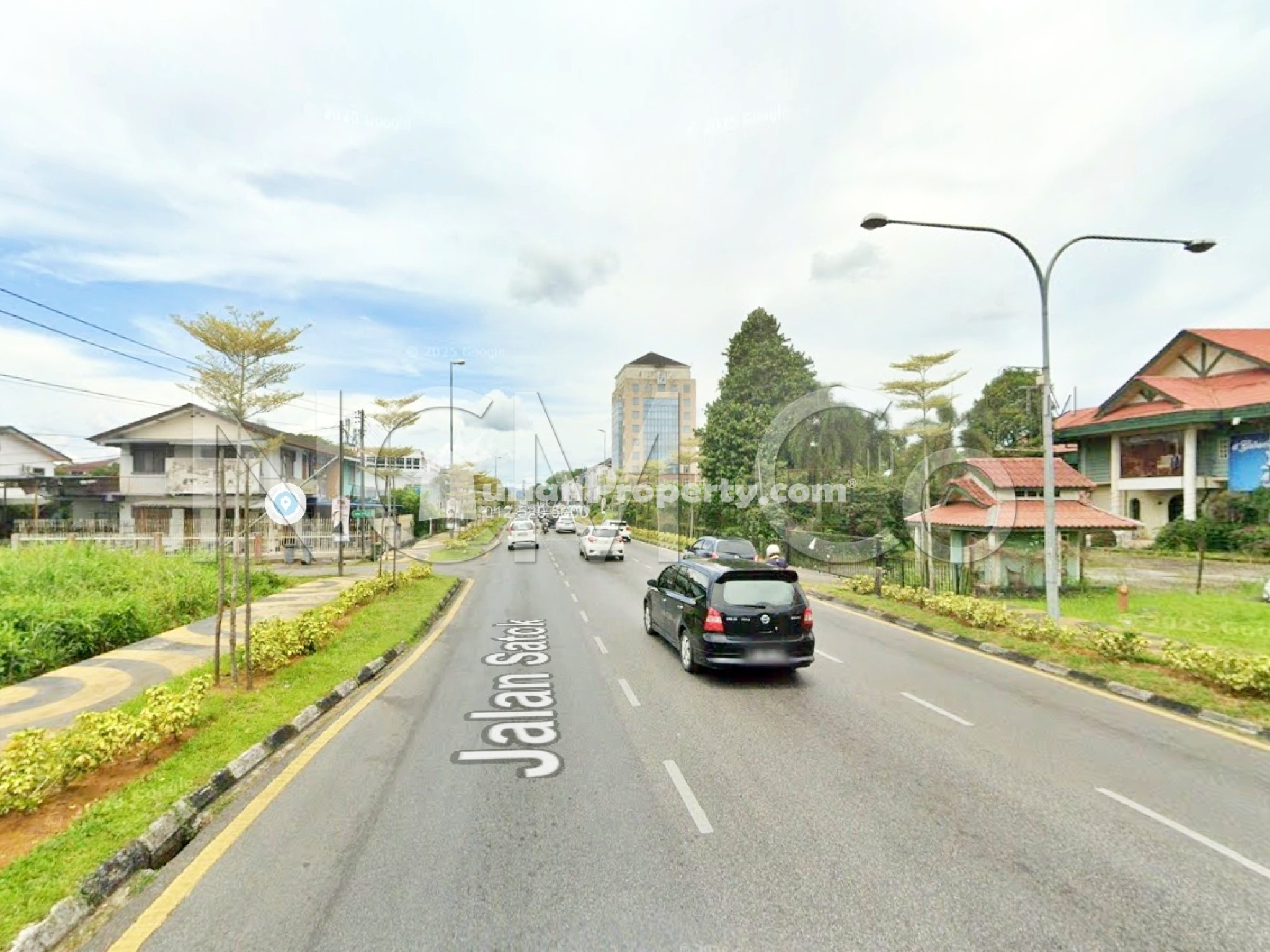Bungalow House For Auction at Kuching