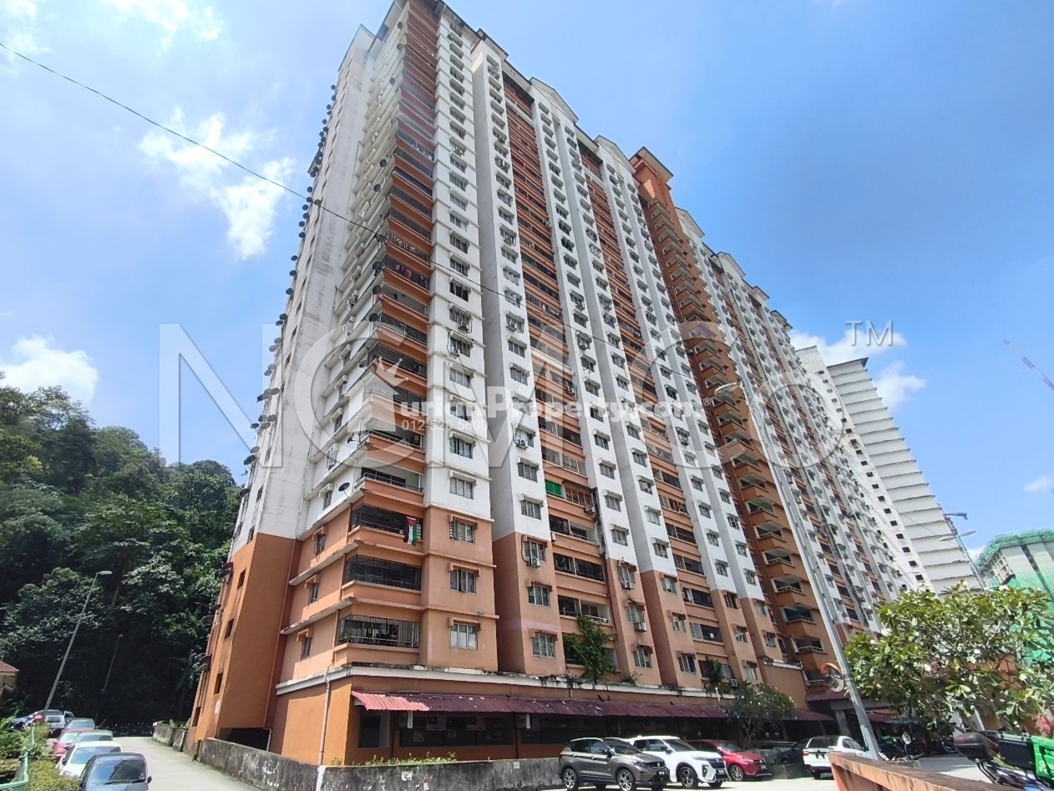 Apartment For Auction at Flora Damansara Apartment