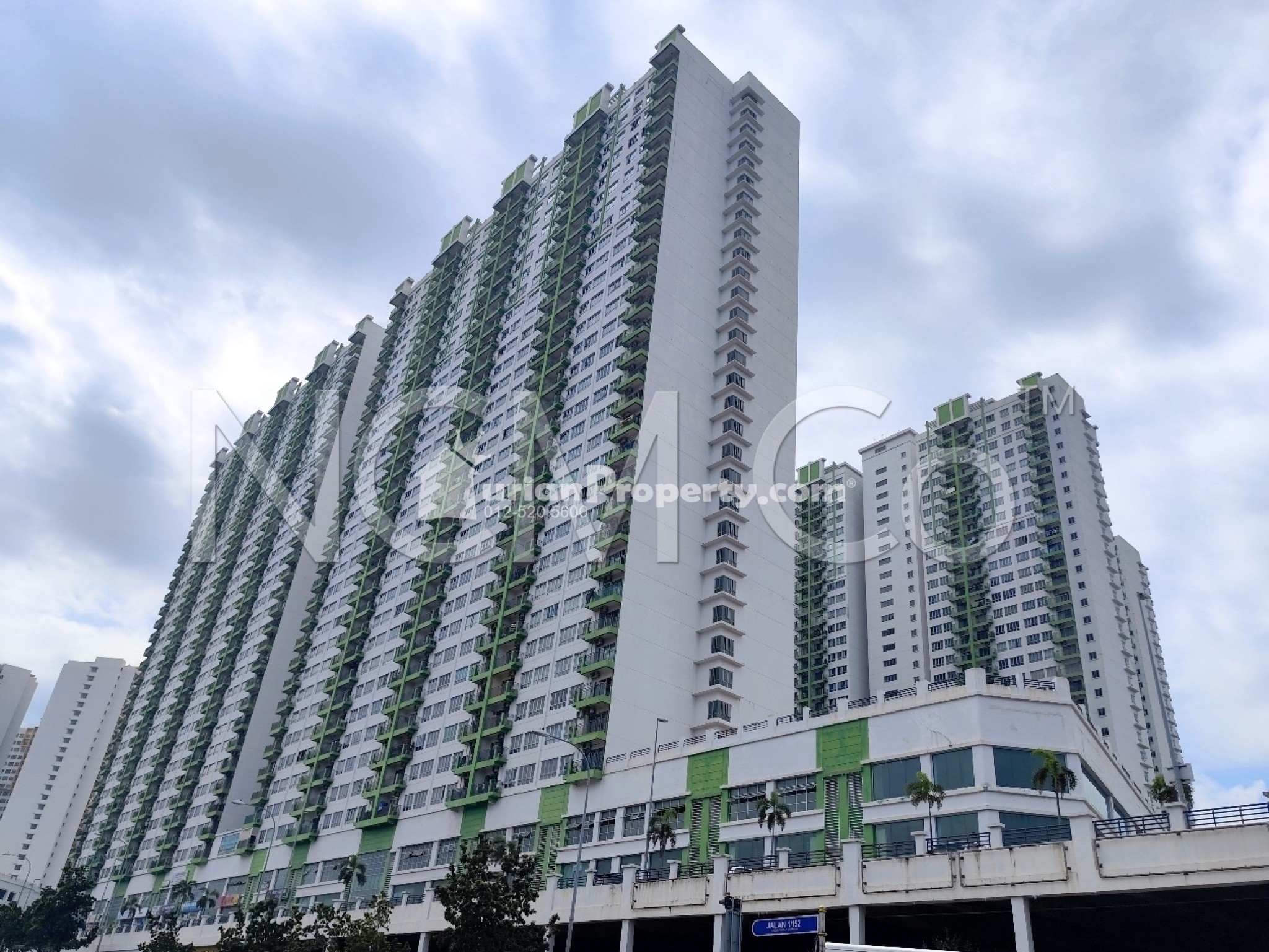 Apartment For Auction at OUG Parklane