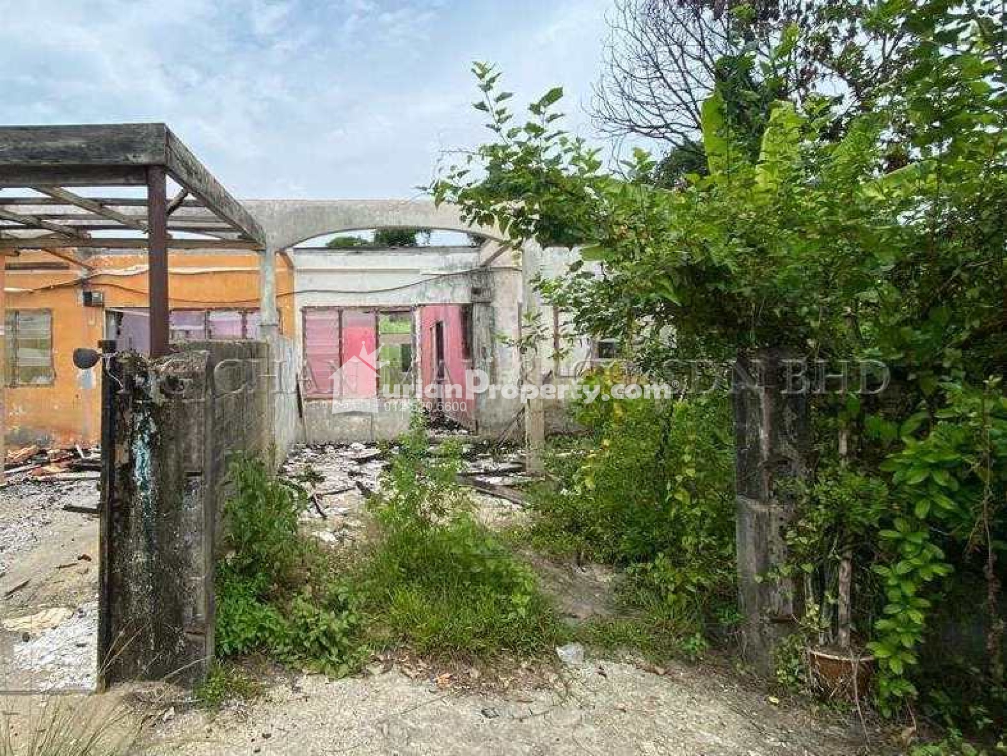 Terrace House For Auction at Machang