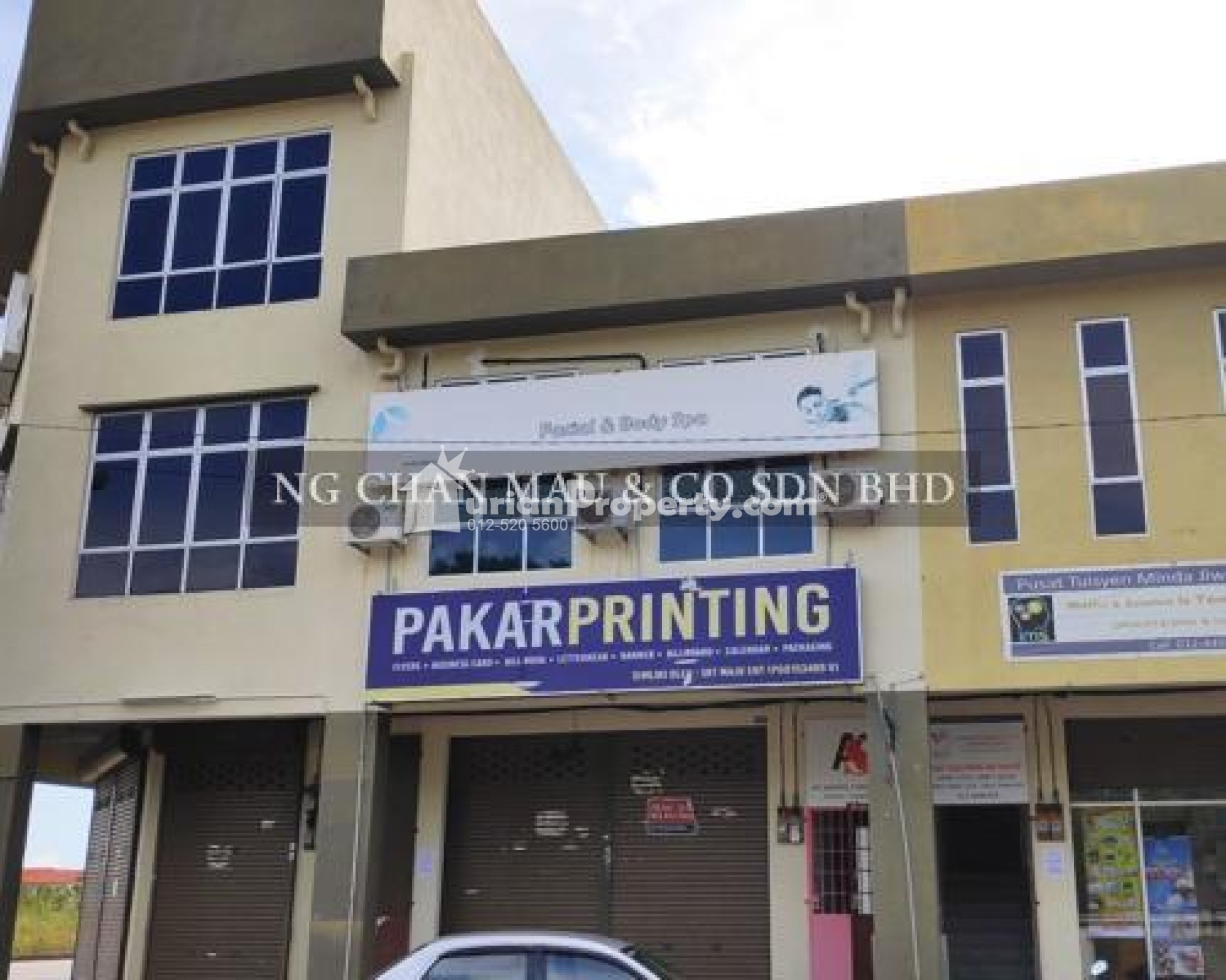 Shop For Auction at Cinta Sayang Resort Home