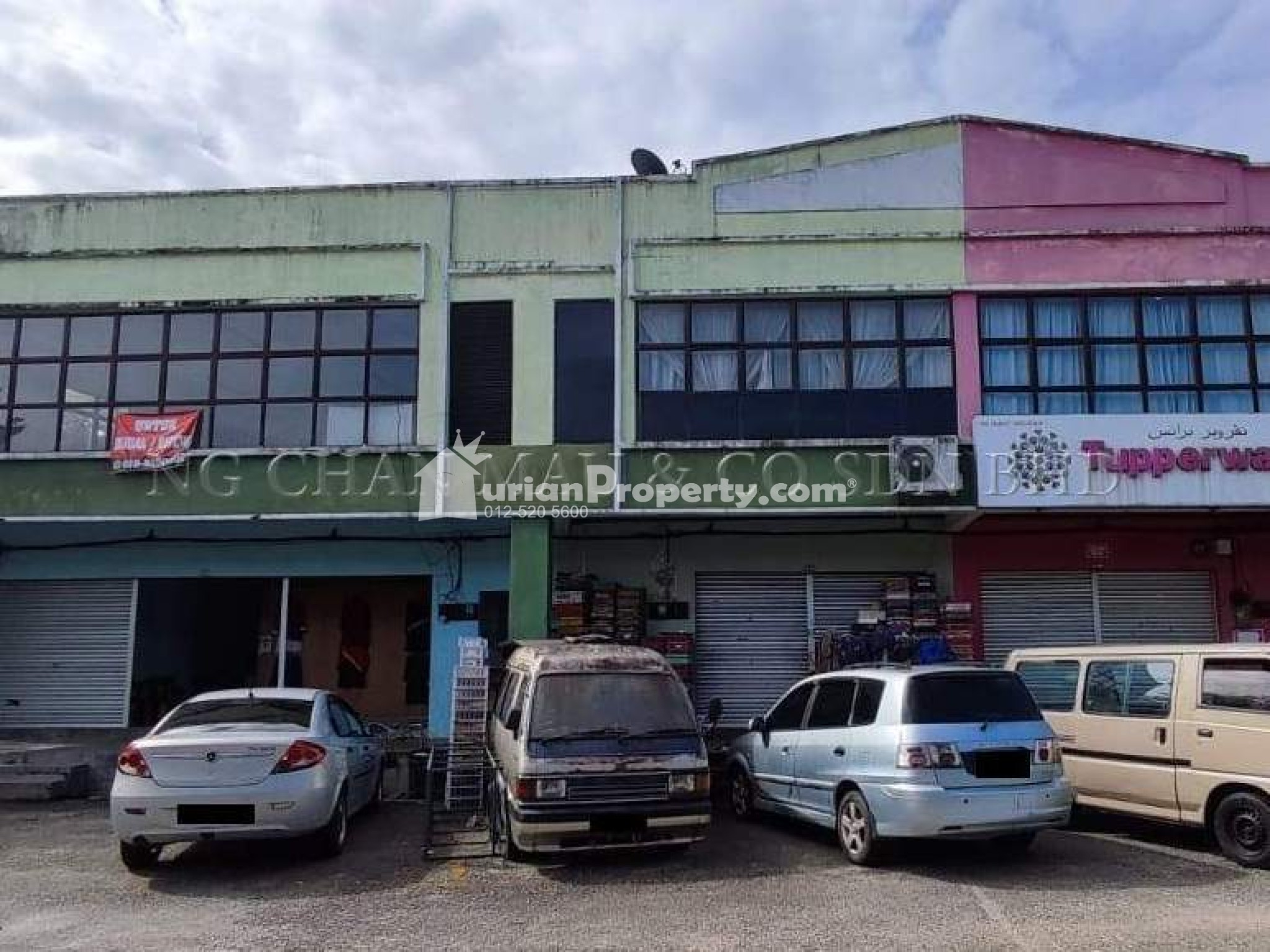 Shop For Auction at Tanah Merah
