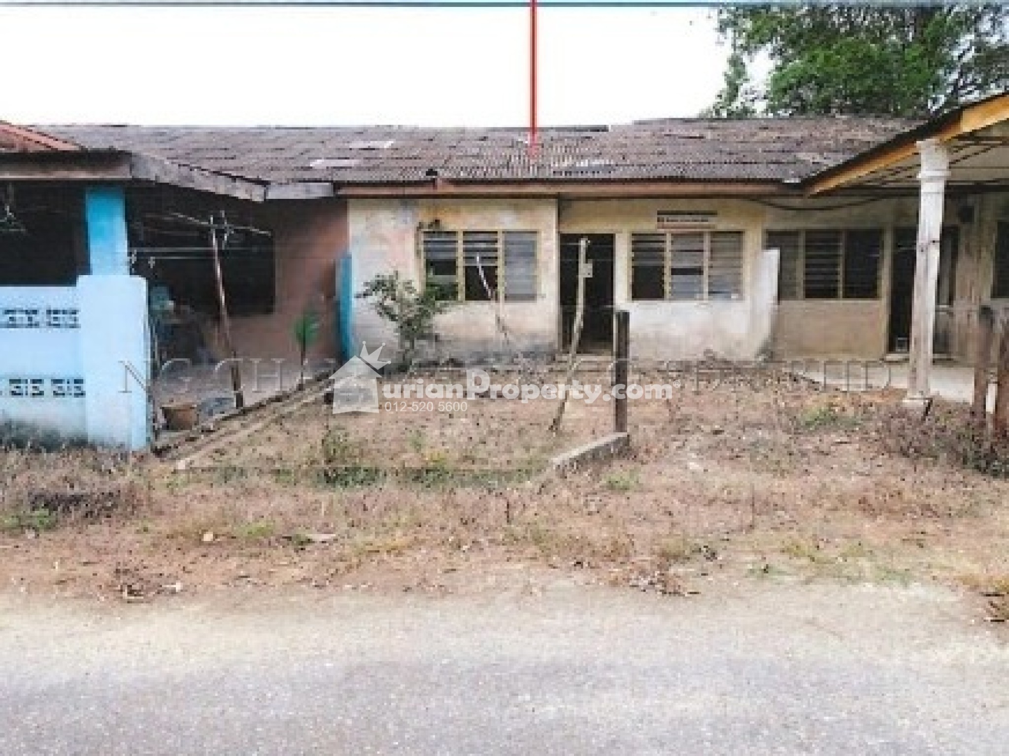 Terrace House For Auction at Machang