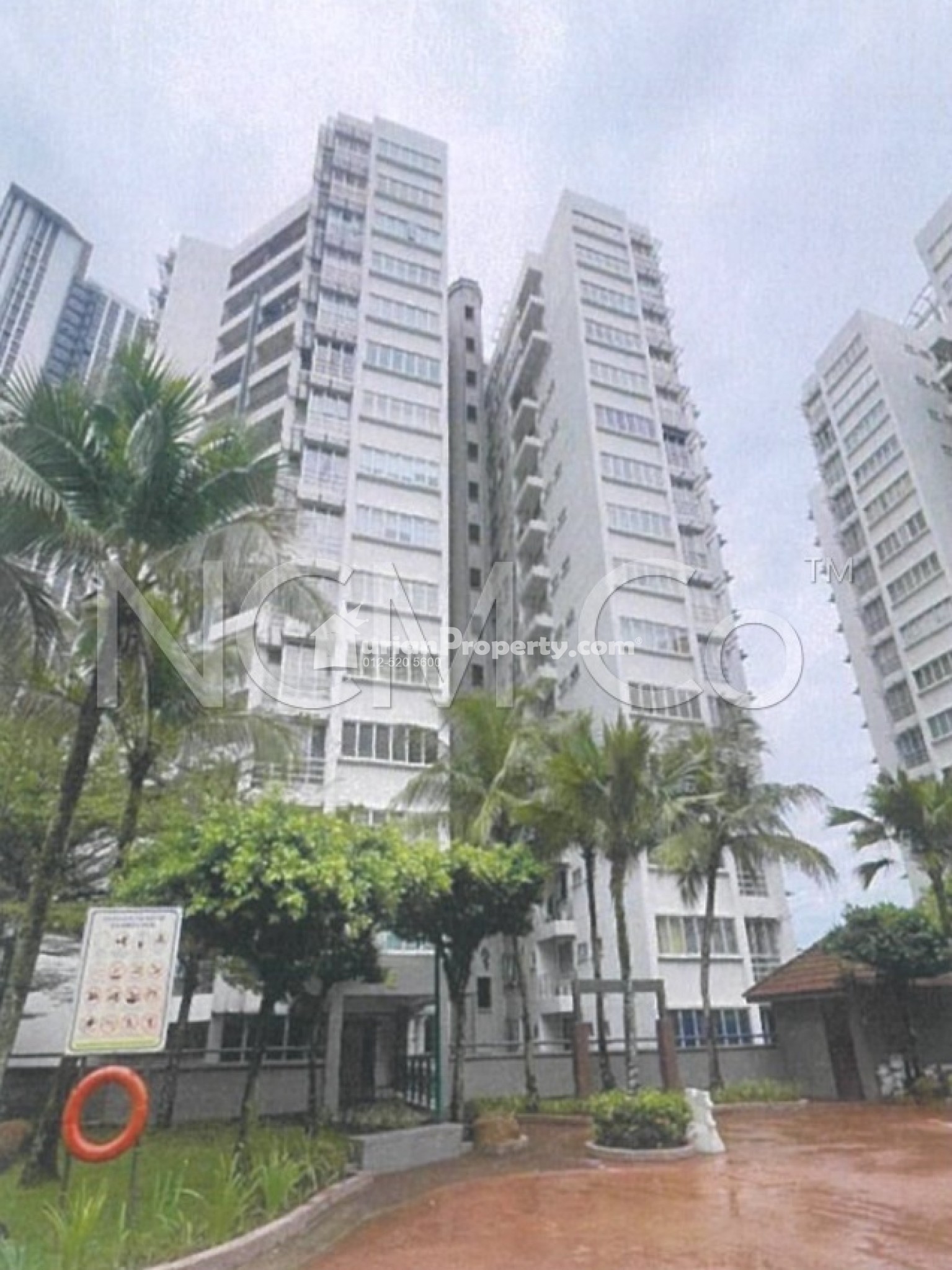 Condo For Auction at Villa Wangsamas