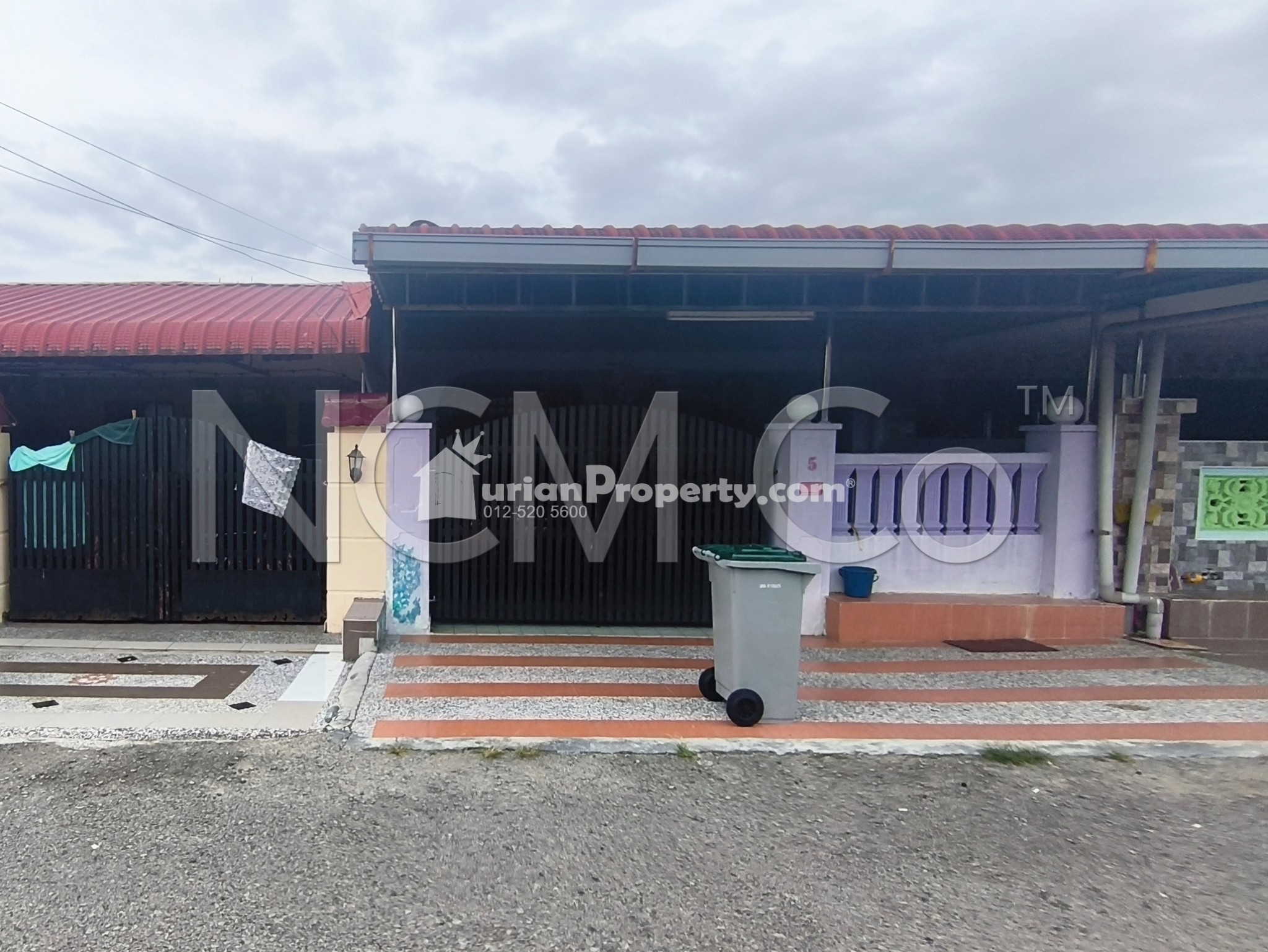 Terrace House For Auction at Taman Universiti