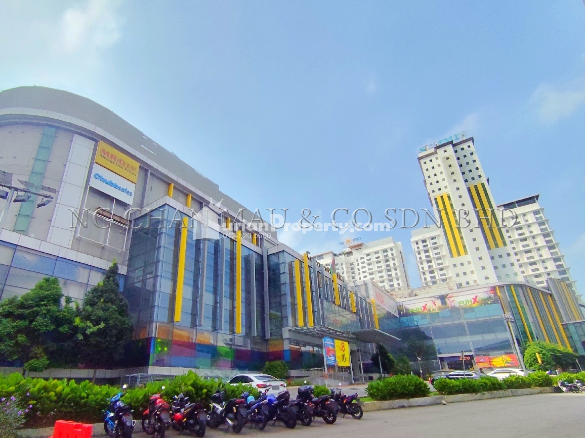 Retail Space For Auction at The Summit