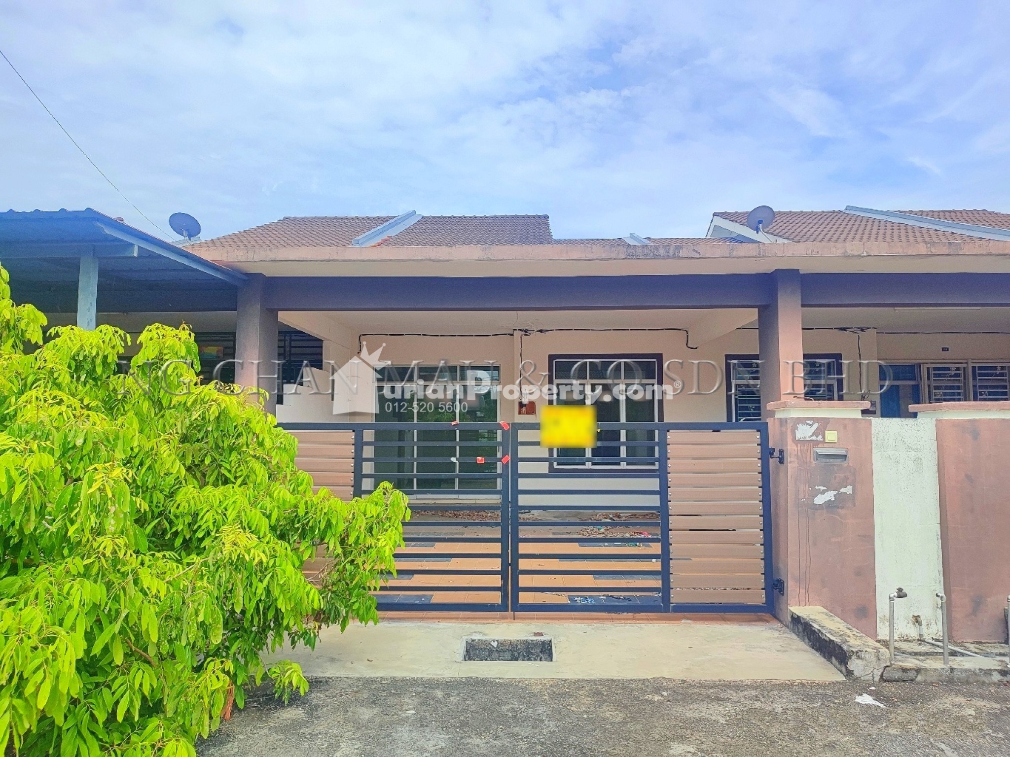 Terrace House For Auction at Sitiawan