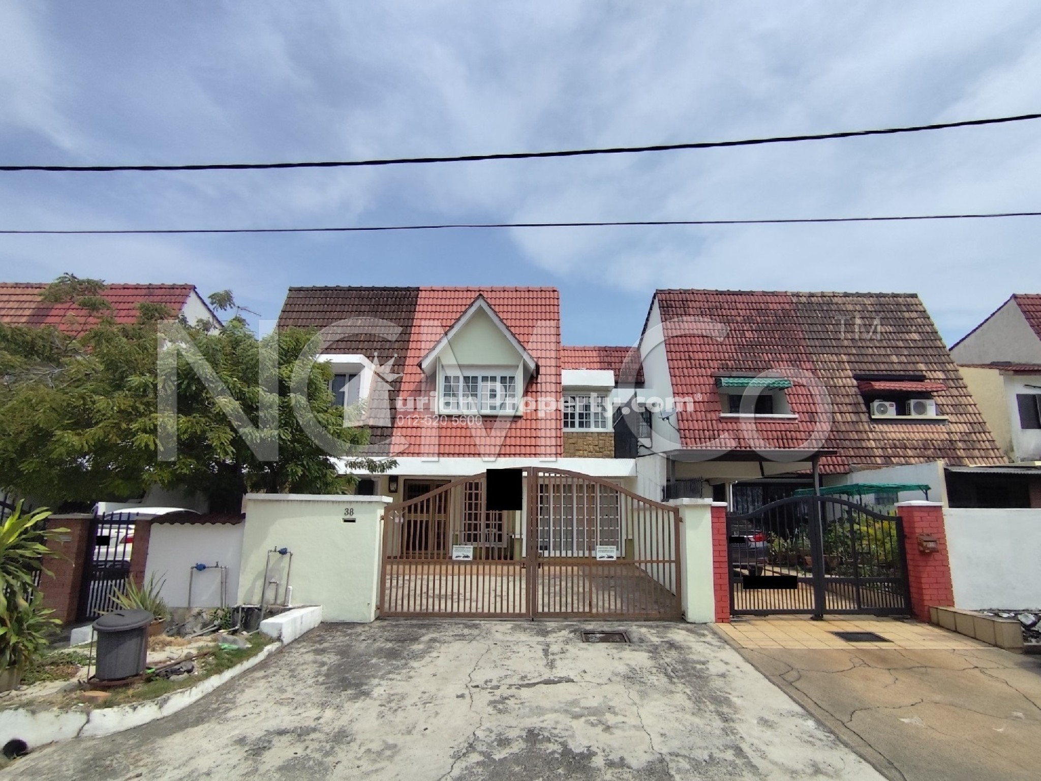 Terrace House For Auction at SS15