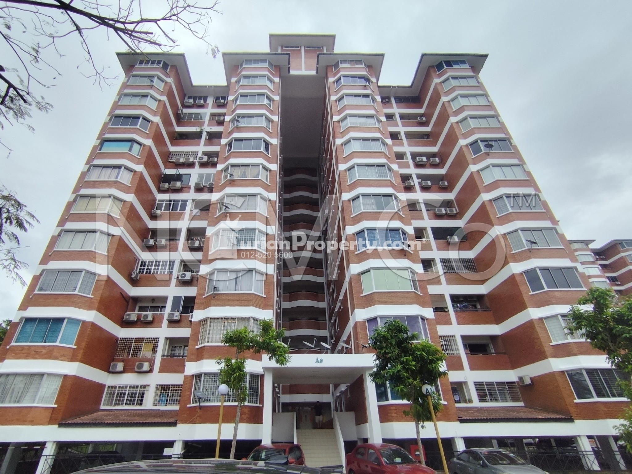 Condo For Auction at Green Acre Park