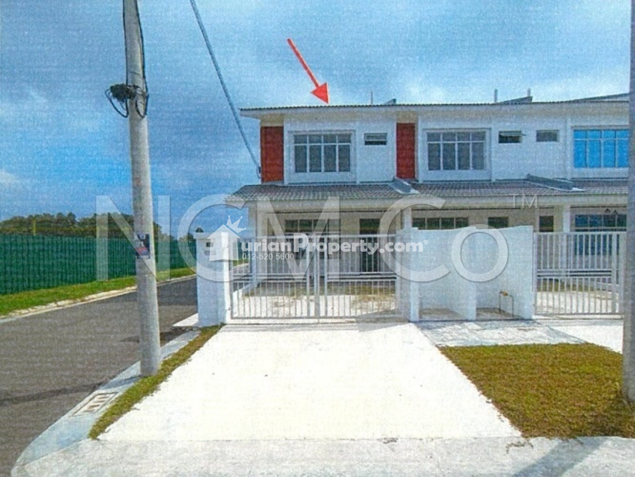 Terrace House For Auction at Meridin East