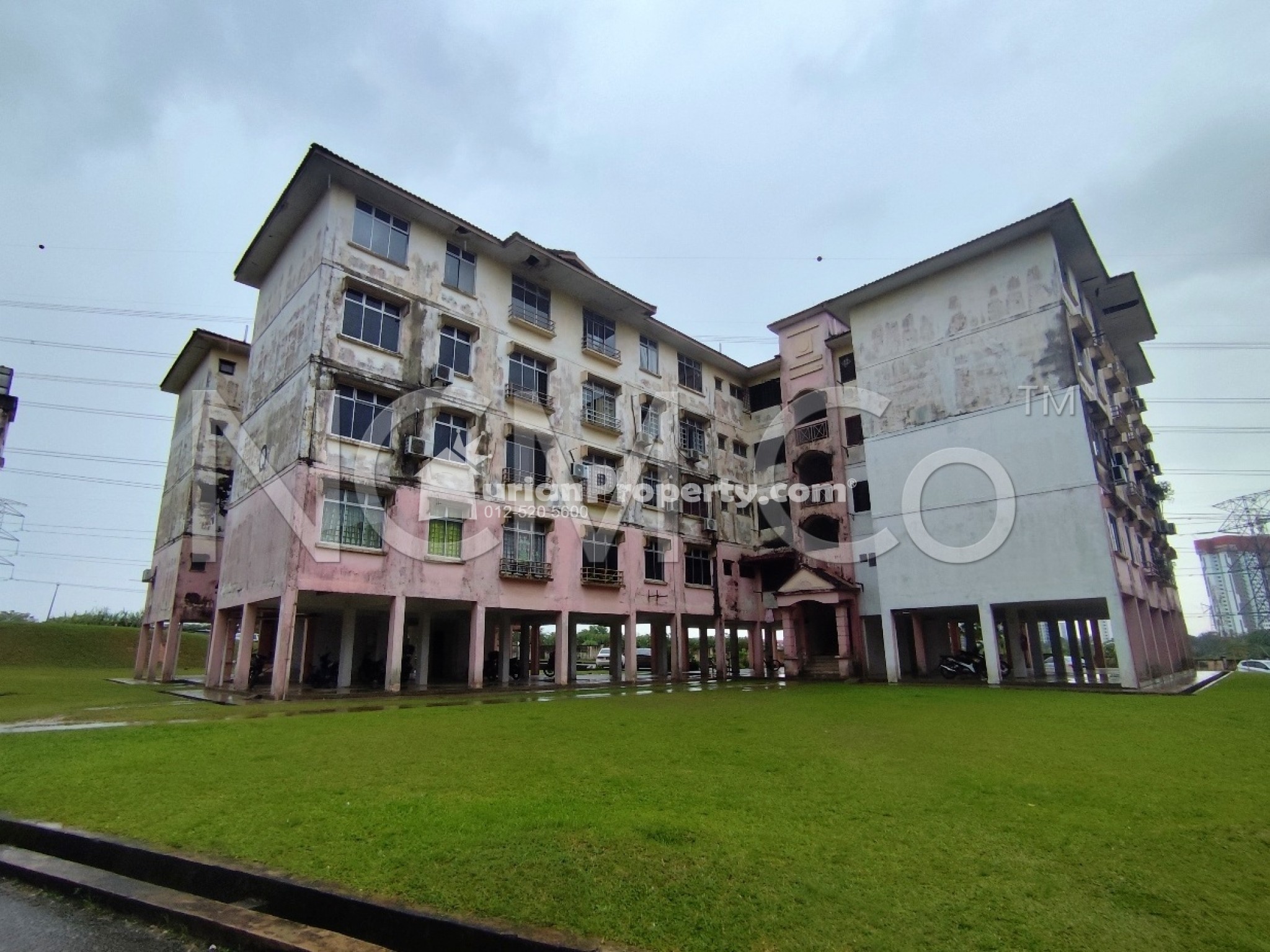 Apartment For Auction at Ria Apartment 2