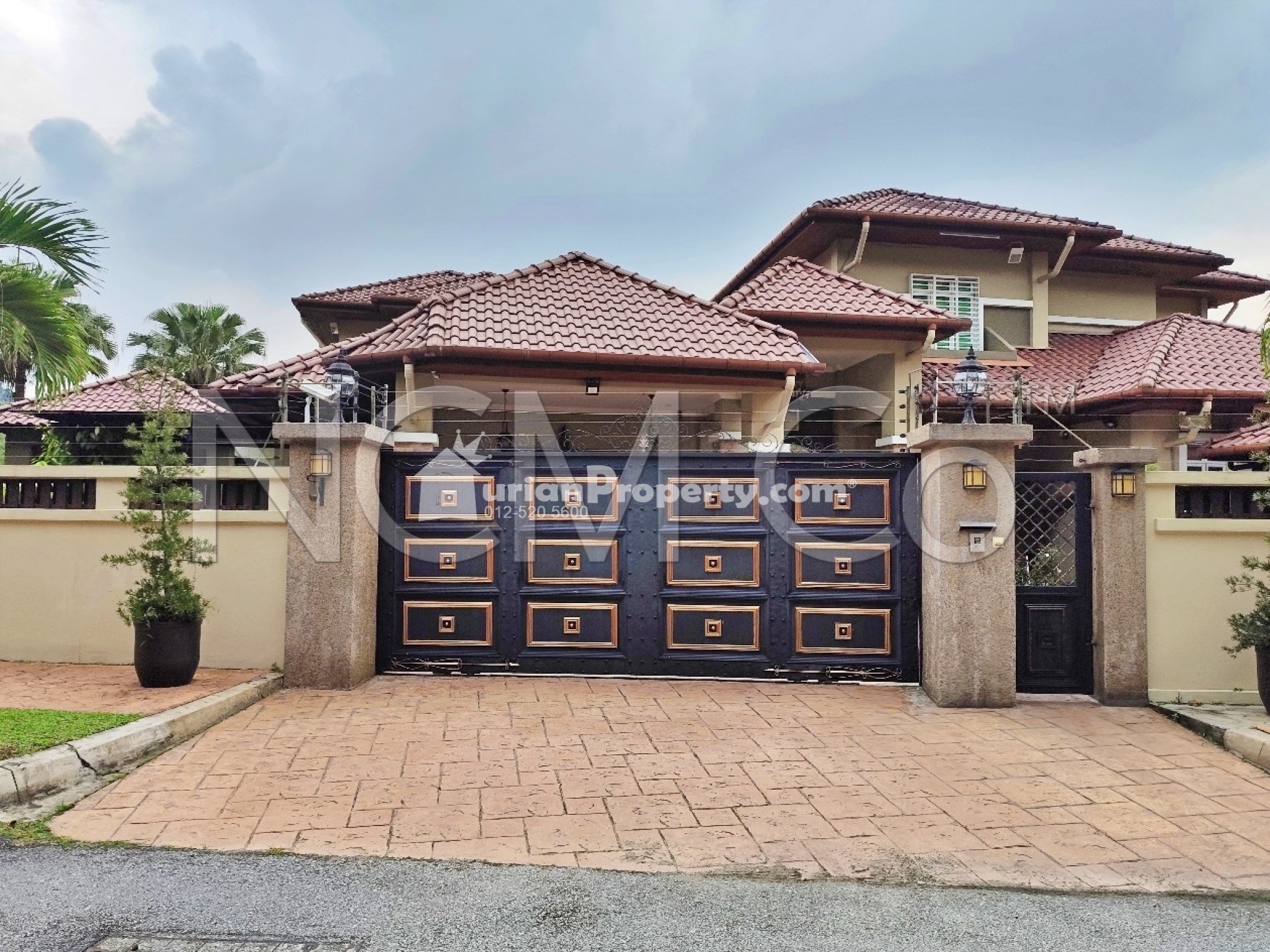 Bungalow House For Auction at Section 9