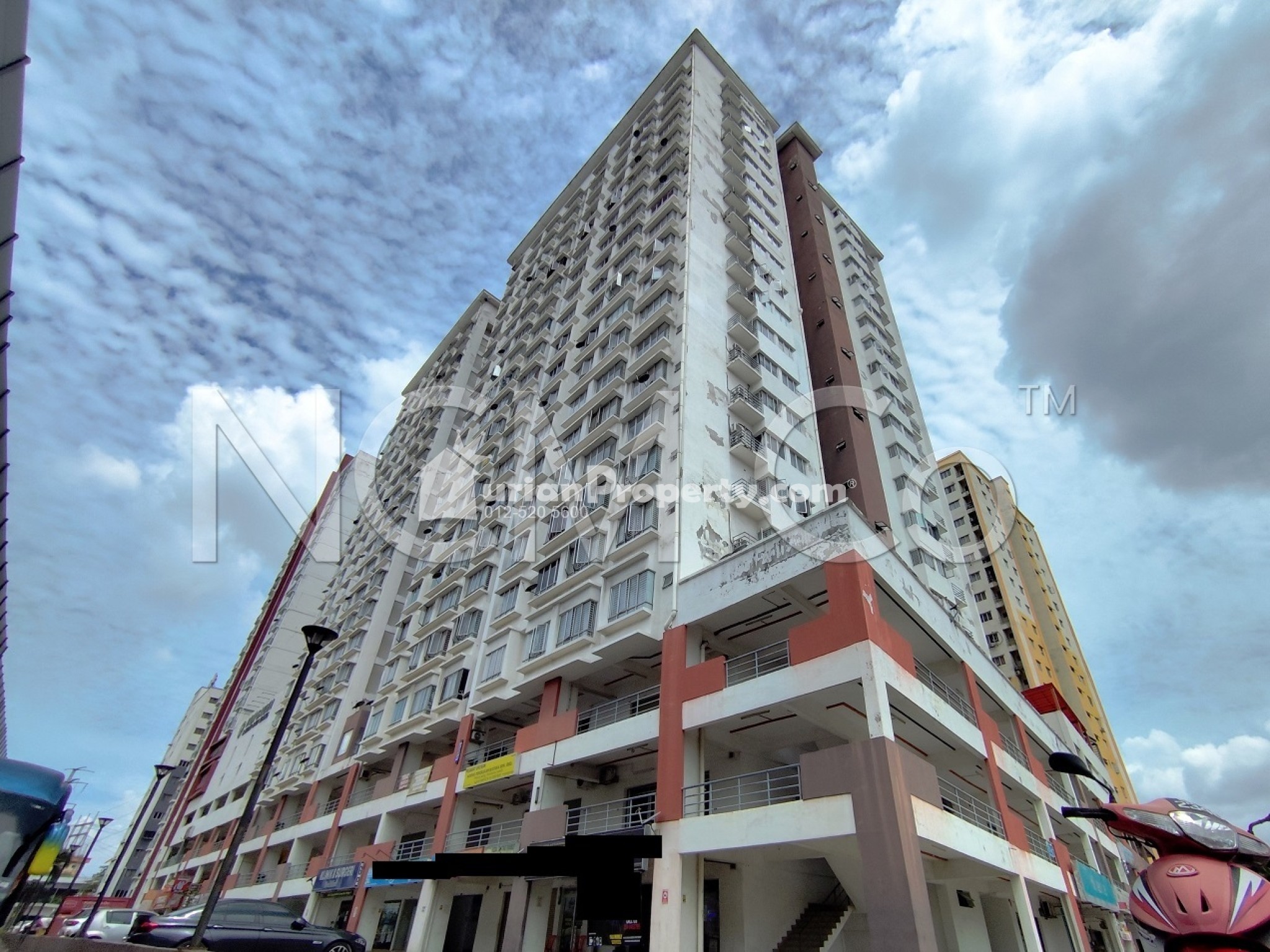Apartment For Auction at Palm Garden Apartment