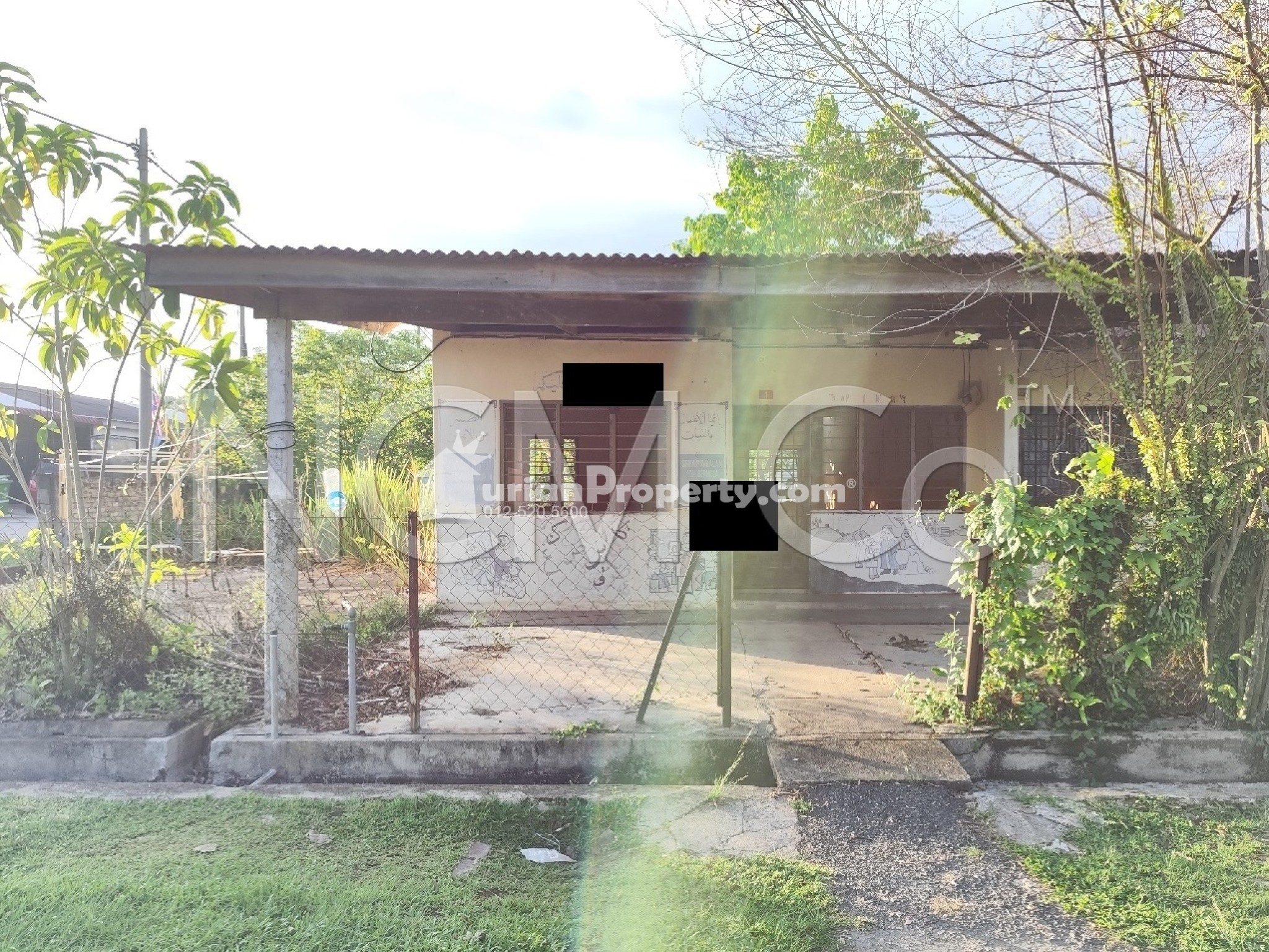 Terrace House For Auction at Triang