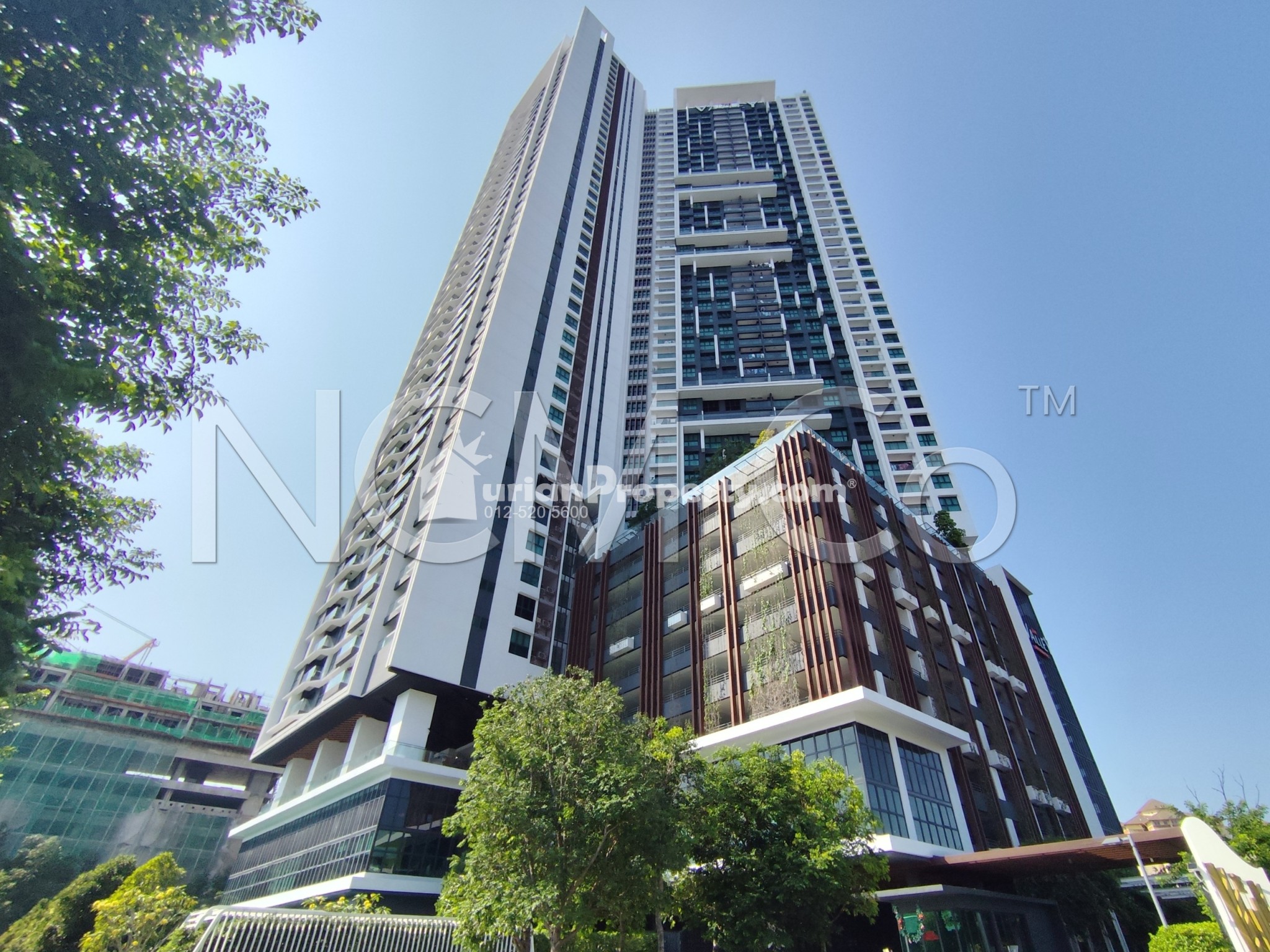 Apartment For Auction at The Valley Residence