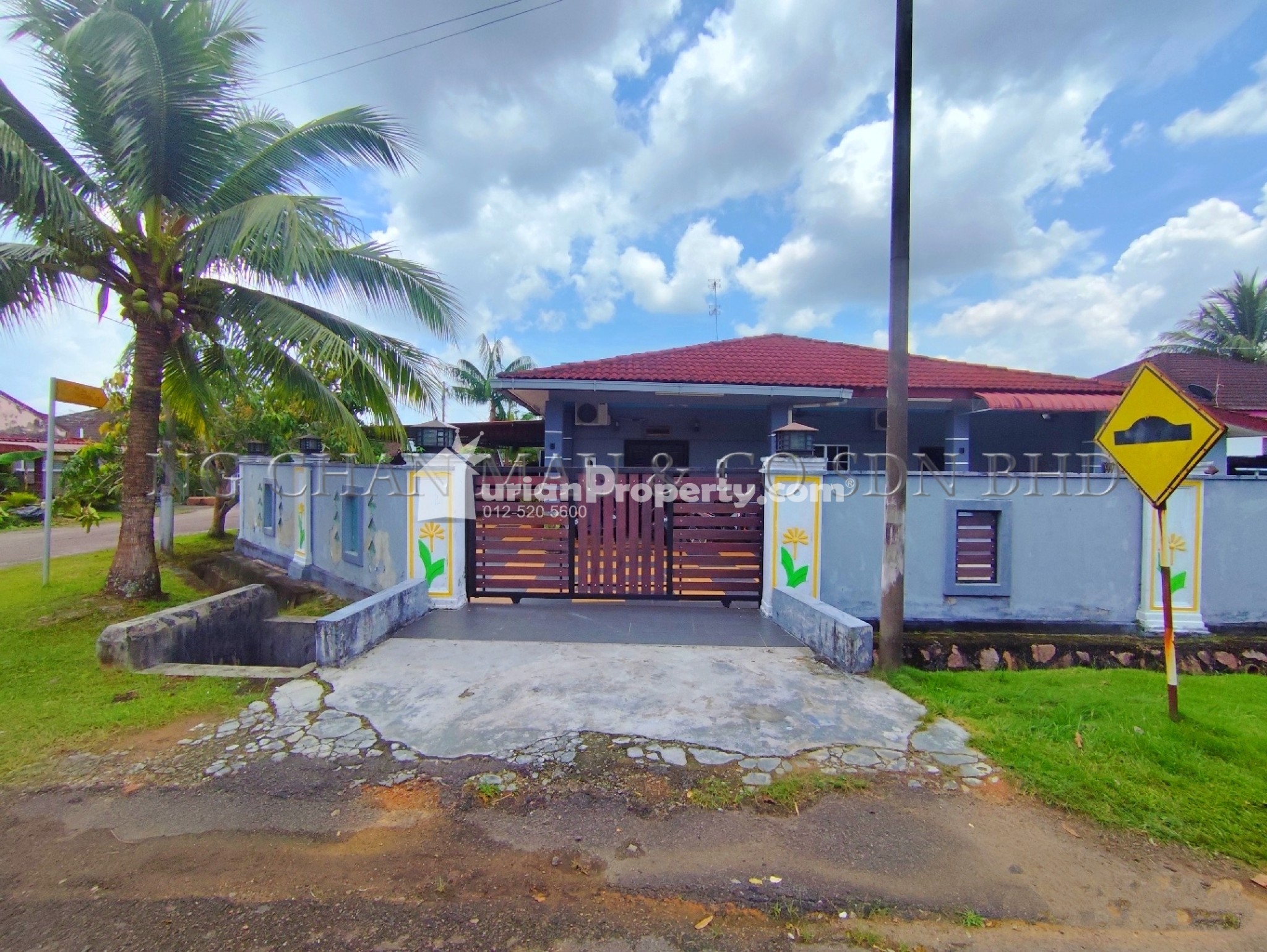 Bungalow House For Auction at Taman Sri Lambak