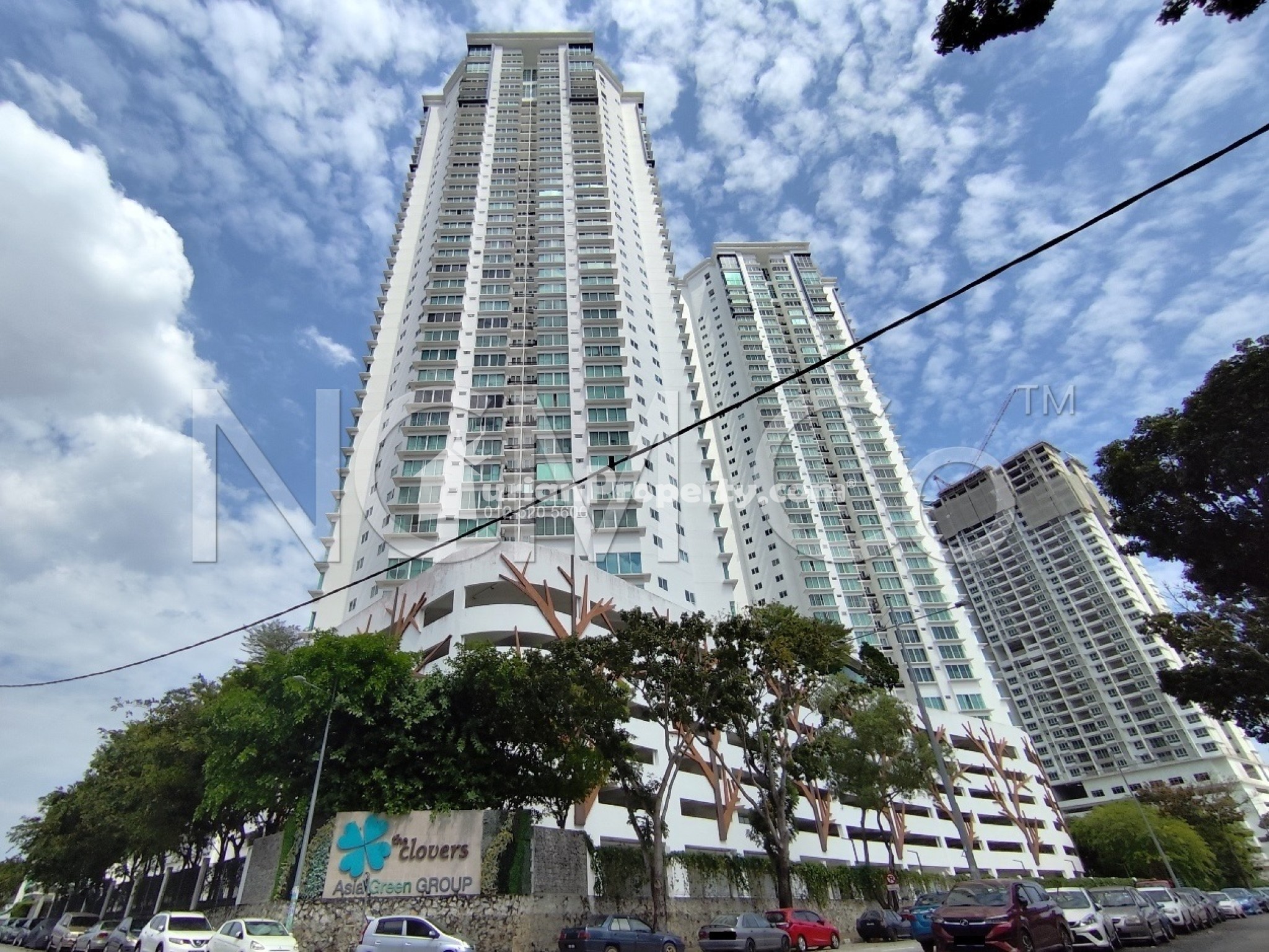 Condo For Auction at The Clovers