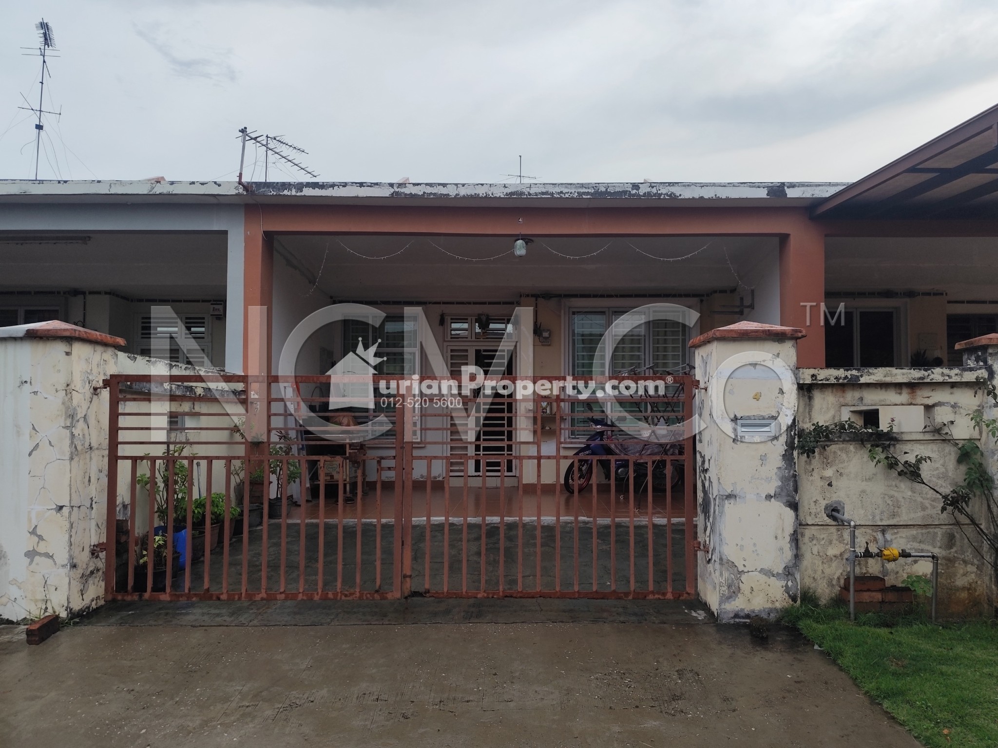 Terrace House For Auction at Taman Bestari Indah