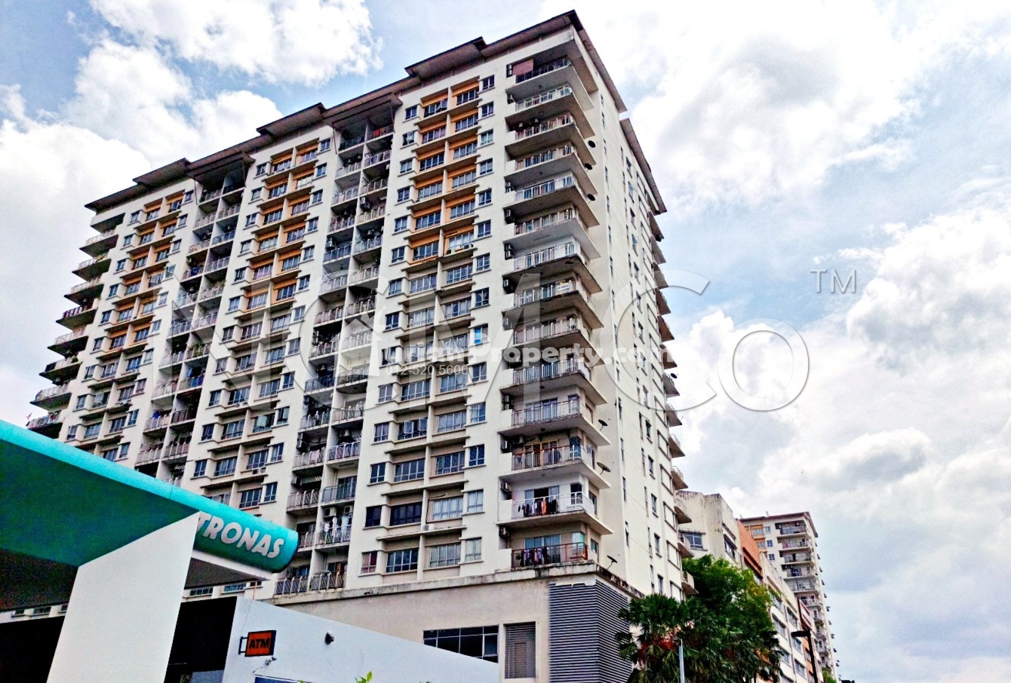 Condo For Auction at Park Avenue