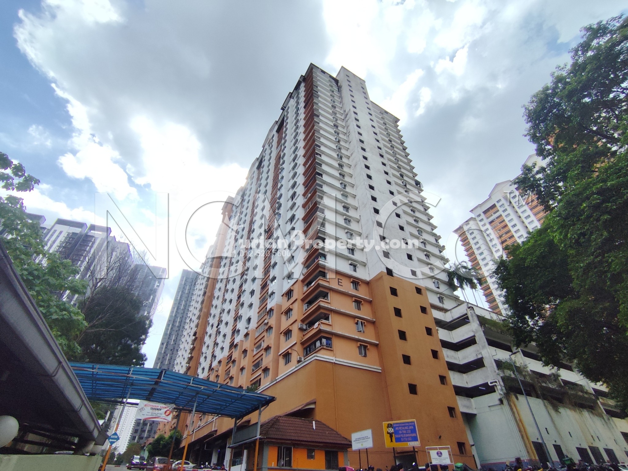Apartment For Auction at Flora Damansara Apartment