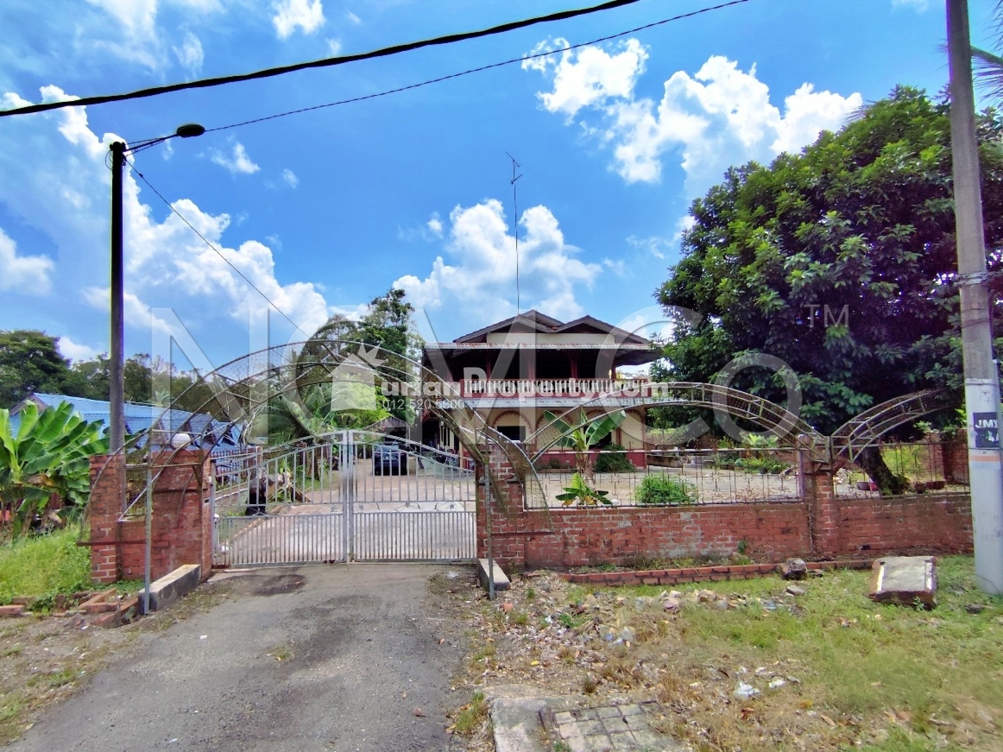 Bungalow House For Auction at Yong Peng