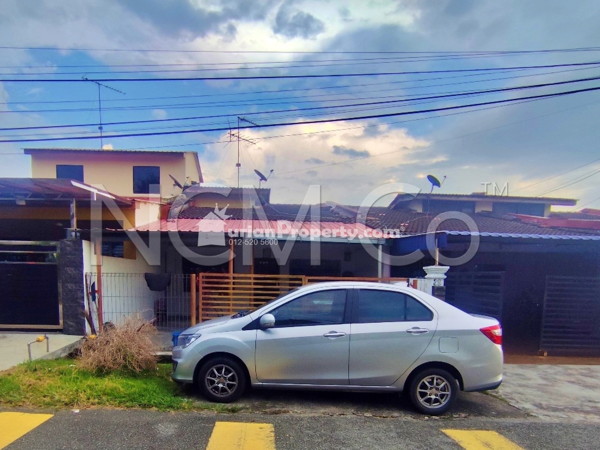 Terrace House For Auction at Taman Sri Lalang