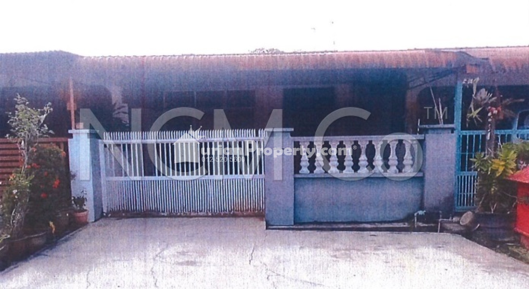 Terrace House For Auction at Taman Selasih