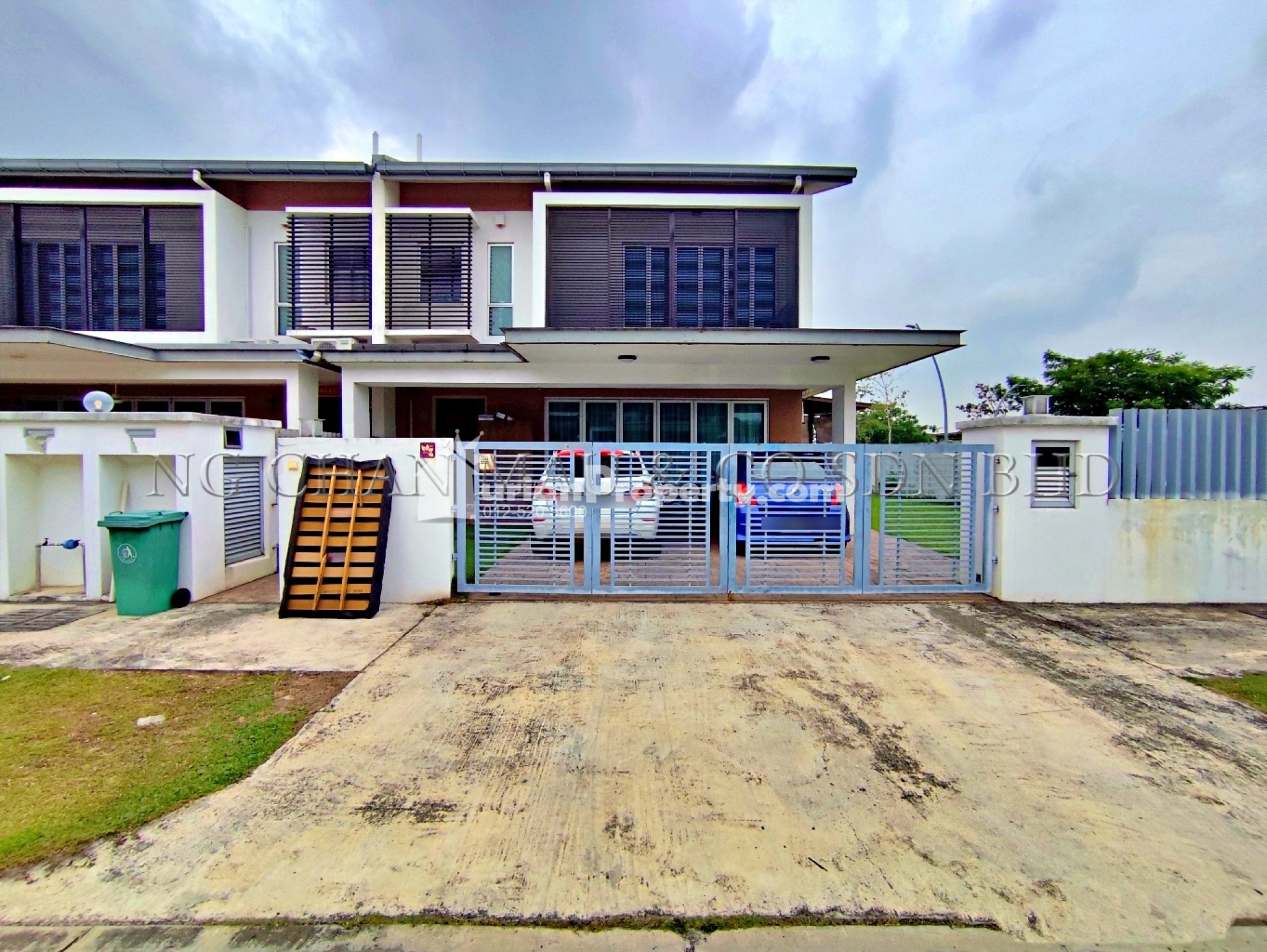 Terrace House For Auction at Elmina Gardens