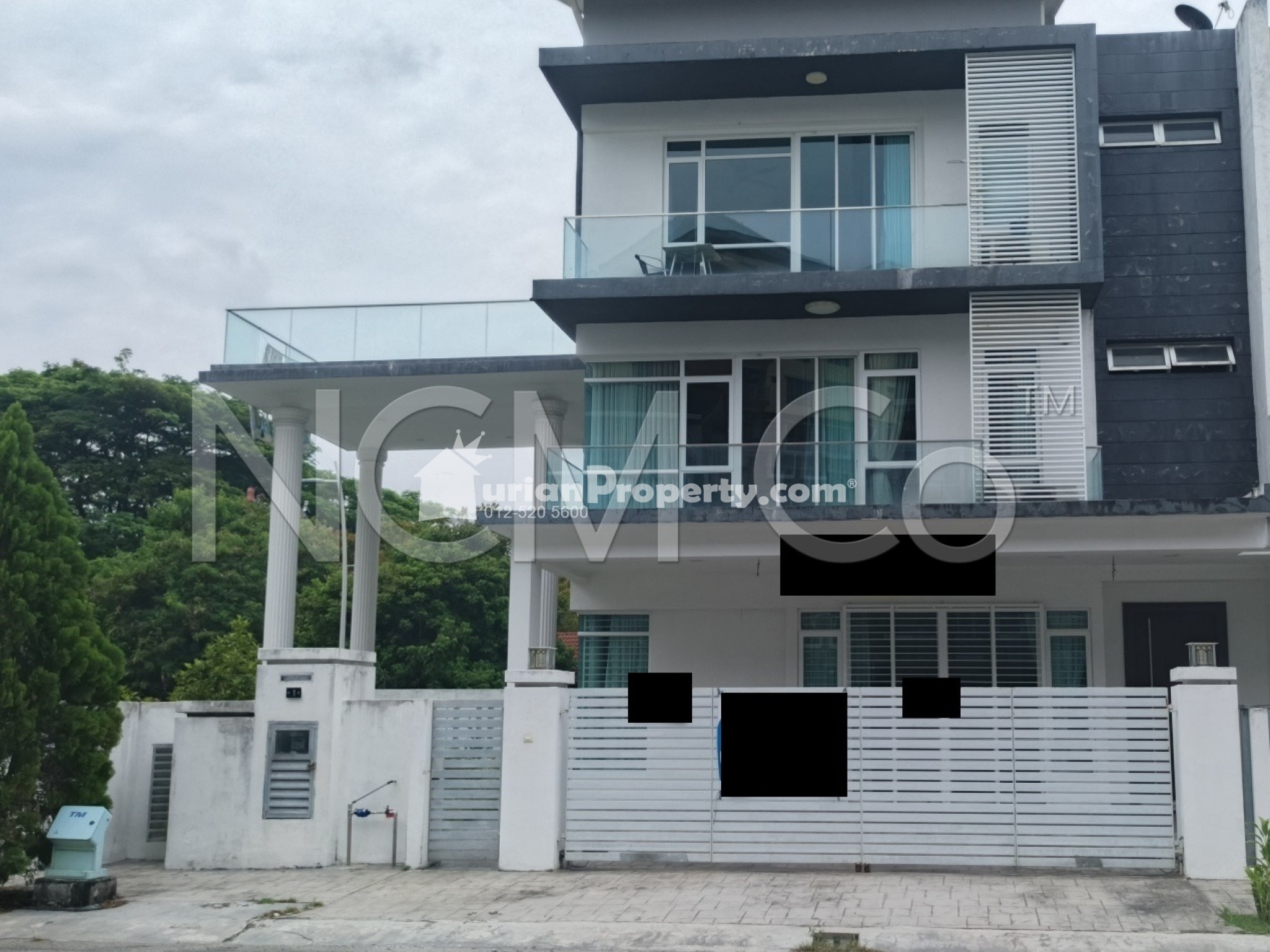 Semi D For Auction at Cassia Grove