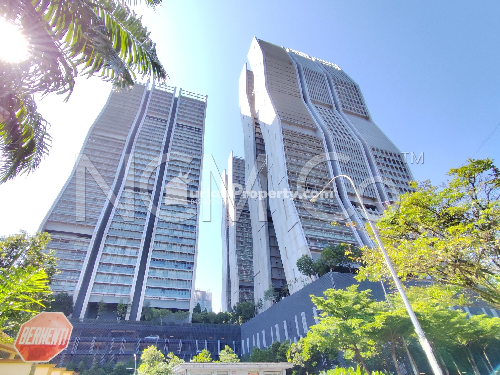 Condo For Auction at The Fennel