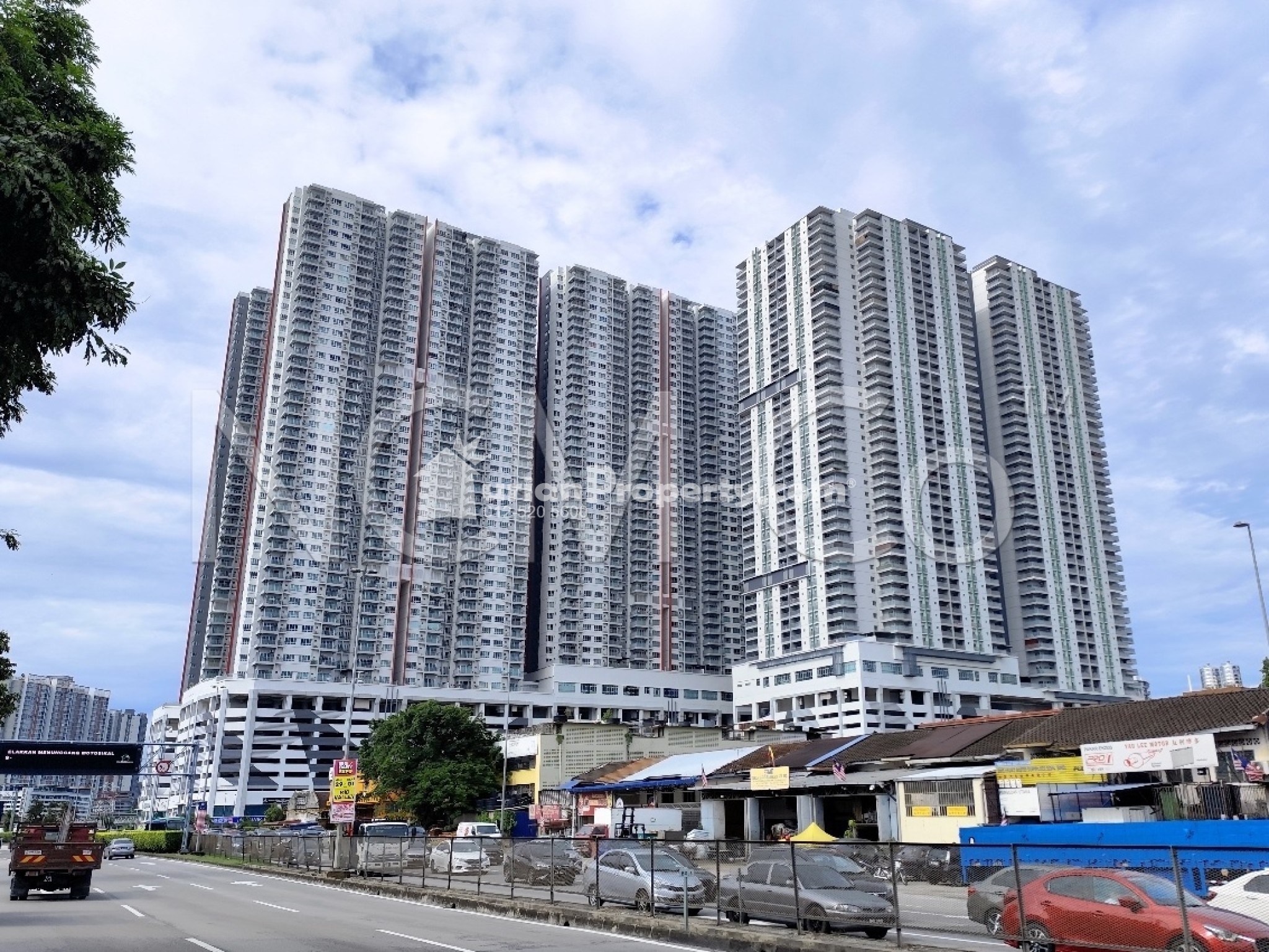Serviced Residence For Auction at Razak City Residences