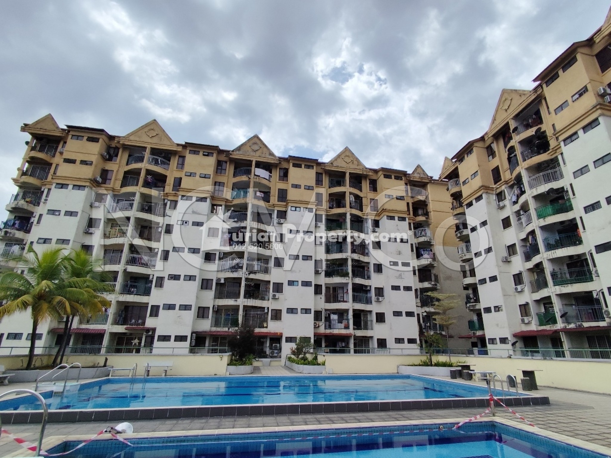 Apartment For Auction at Ixora Apartment
