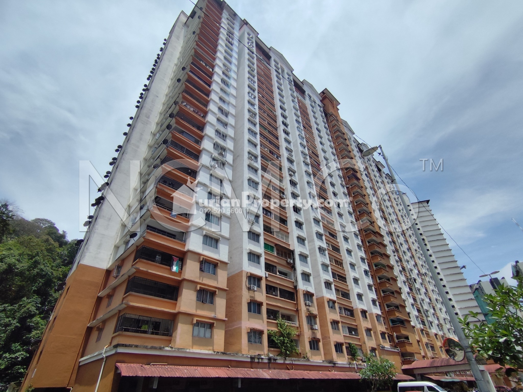Apartment For Auction at Flora Damansara Apartment
