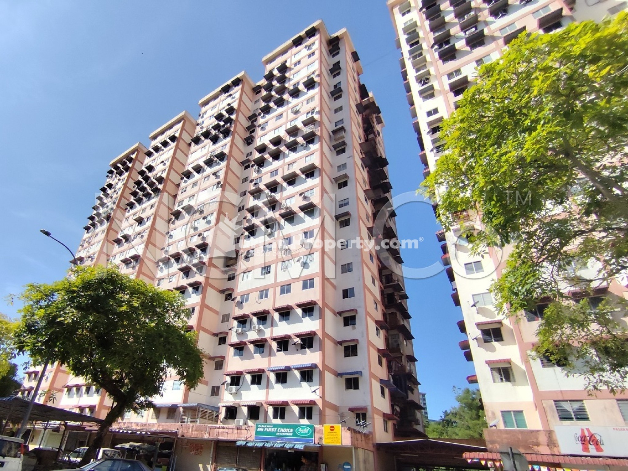 Flat For Auction at Pinang Emas