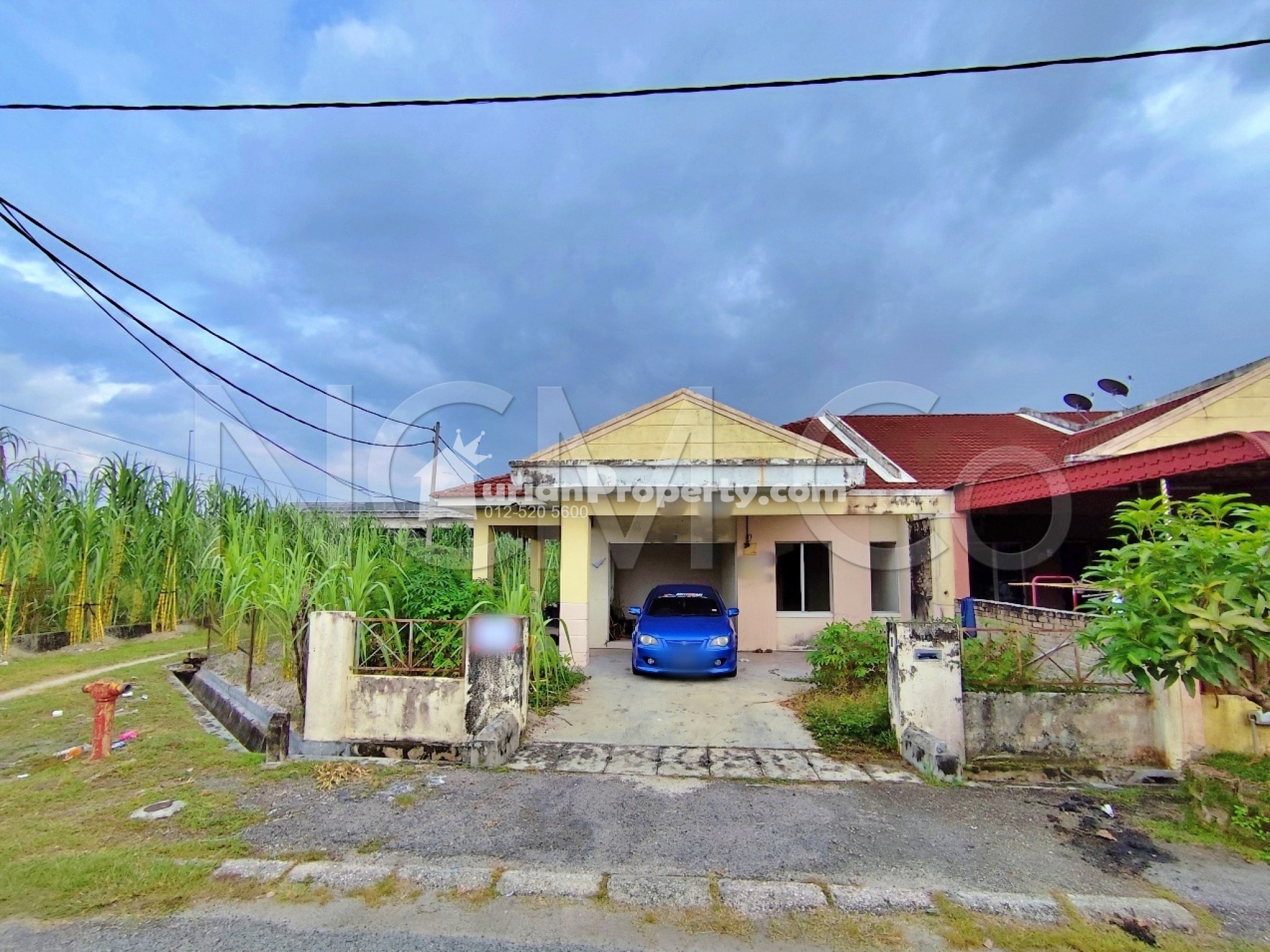 Terrace House For Auction at Taman Kledang
