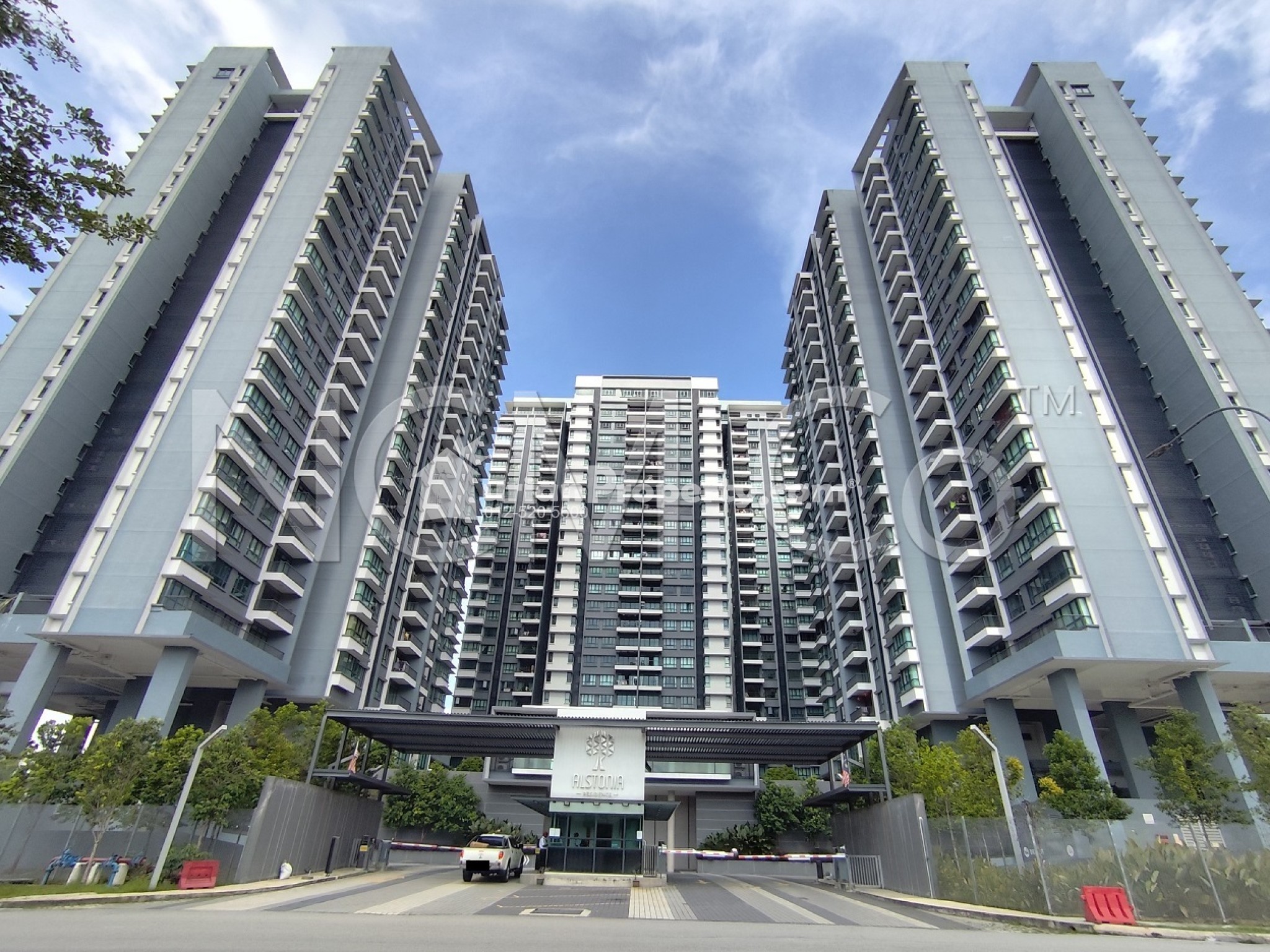 Apartment For Auction at Alstonia Residence