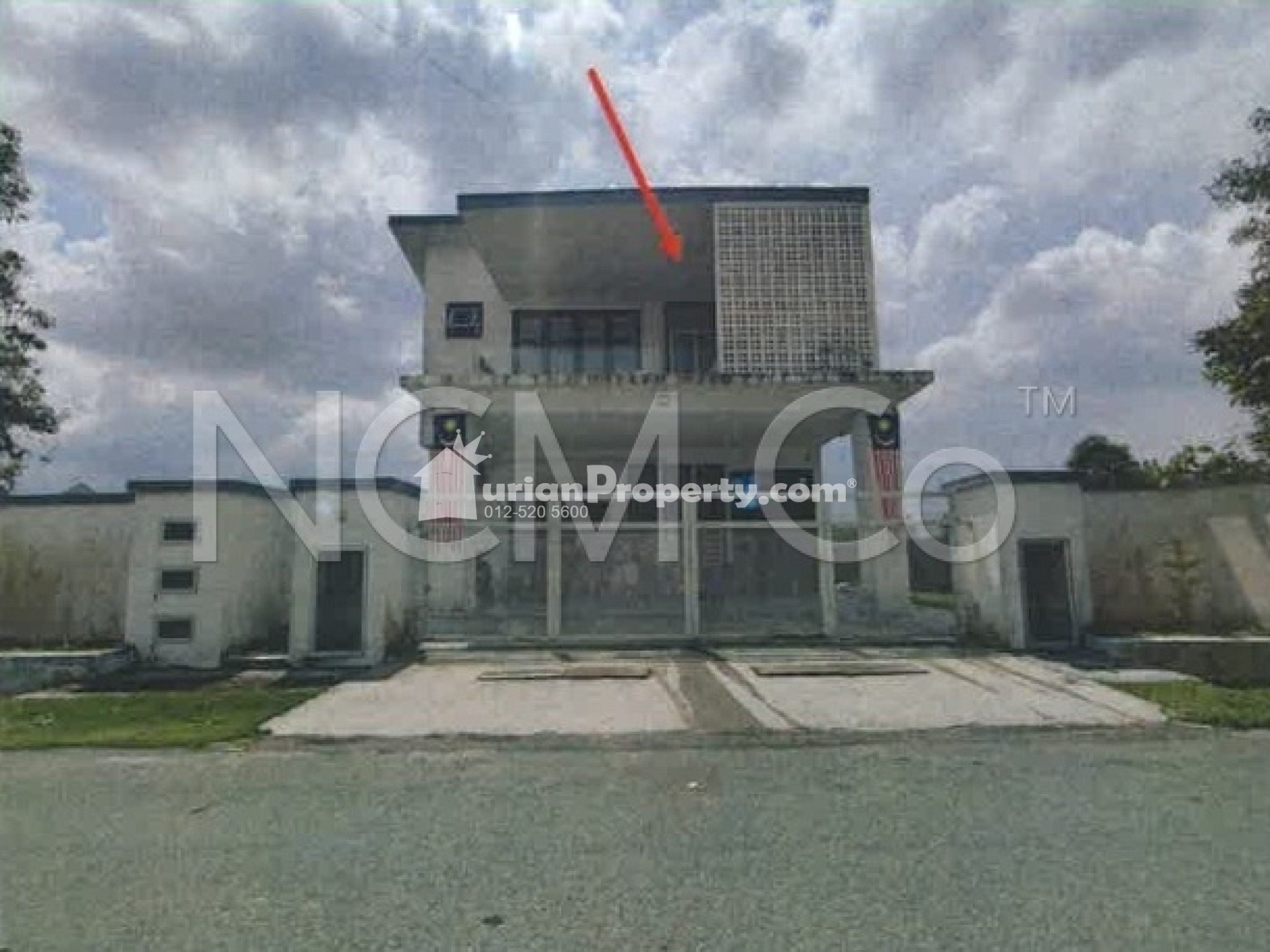 Bungalow House For Auction at Taman Tasik Senangin