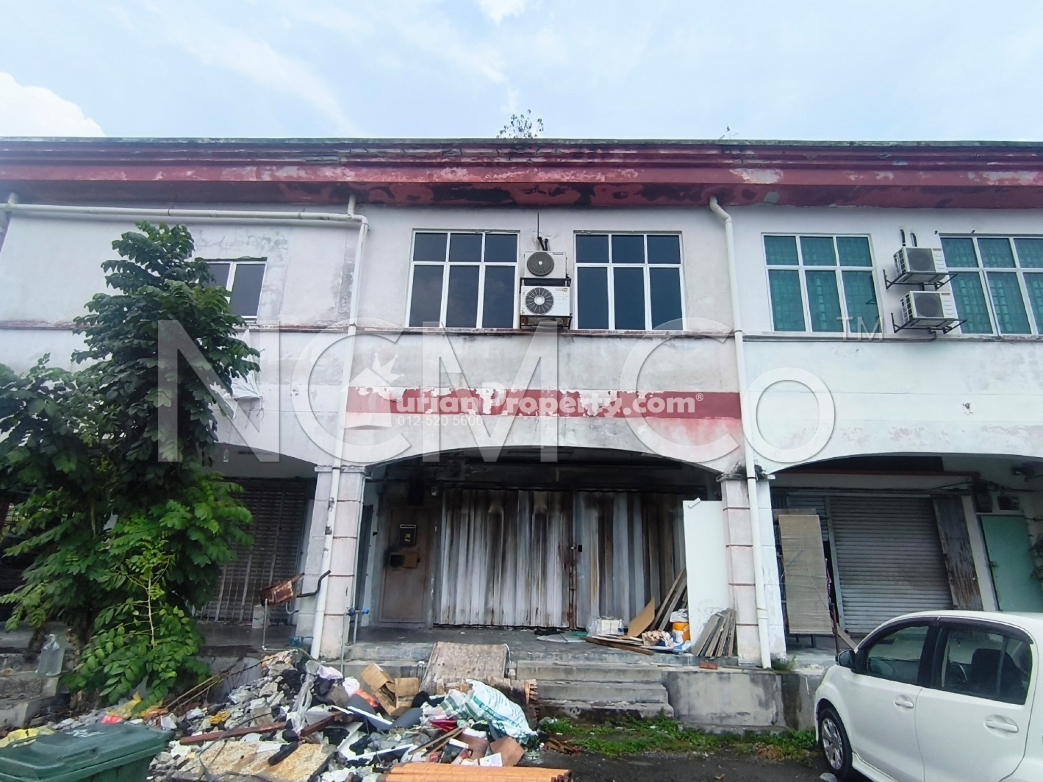 Shop For Auction at Bandar Rinching