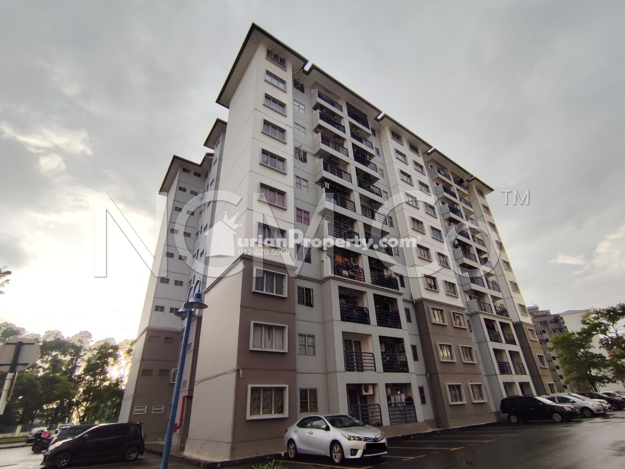 Apartment For Auction at Akasia Apartment