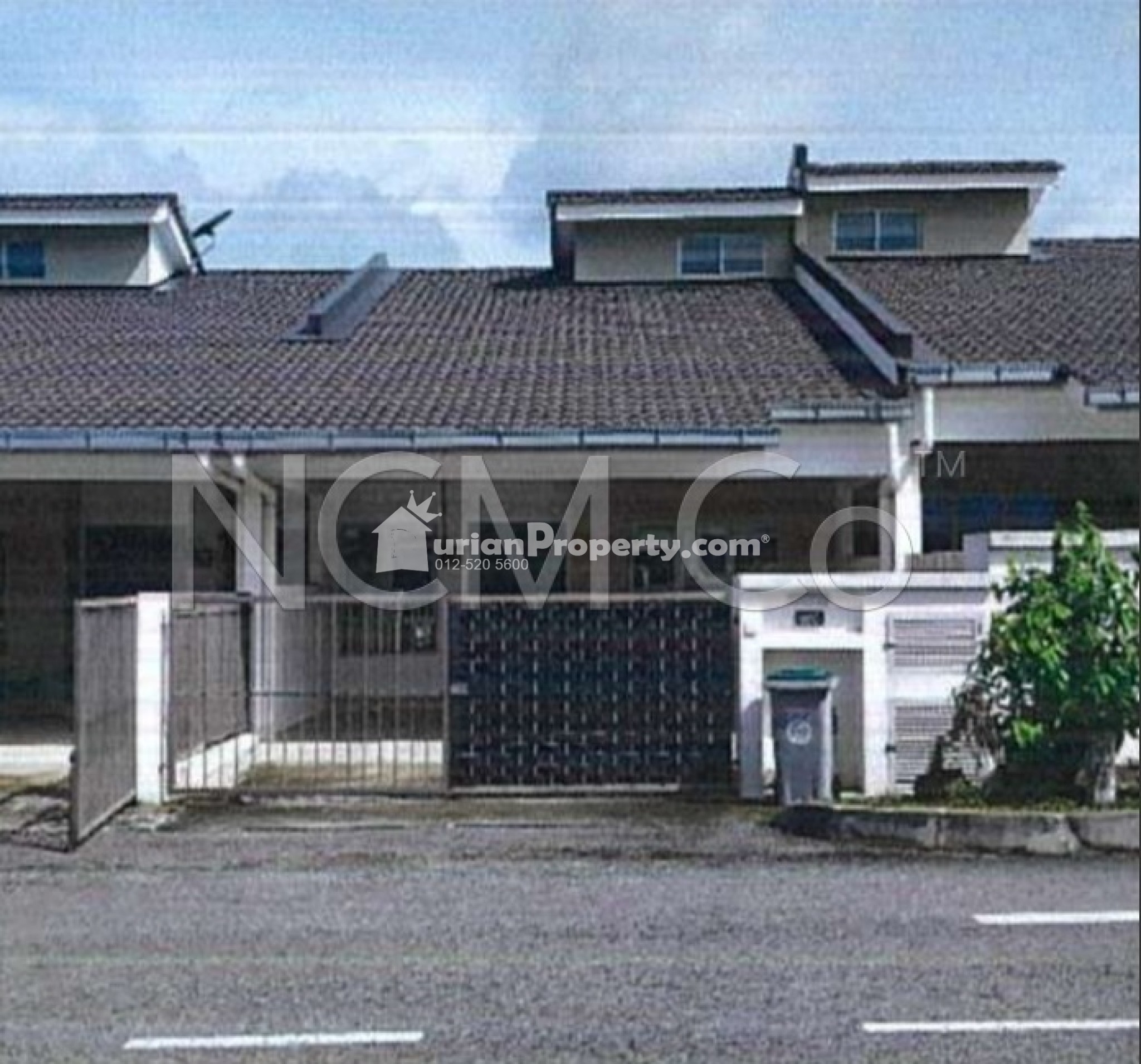 Terrace House For Auction at Iringan Bayu