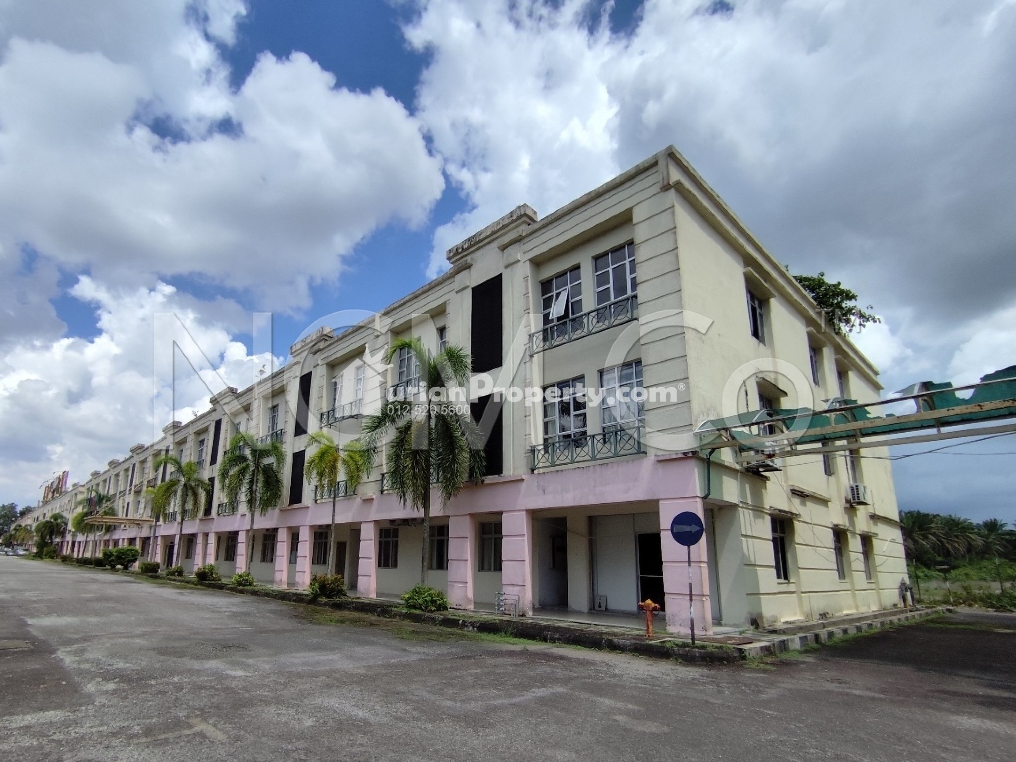 Serviced Residence For Auction at Palm View Serviced Apartments