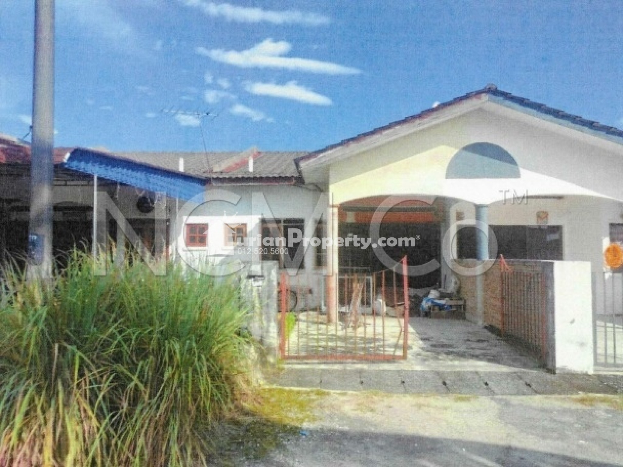 Terrace House For Auction at Taman Mambang Di Awan