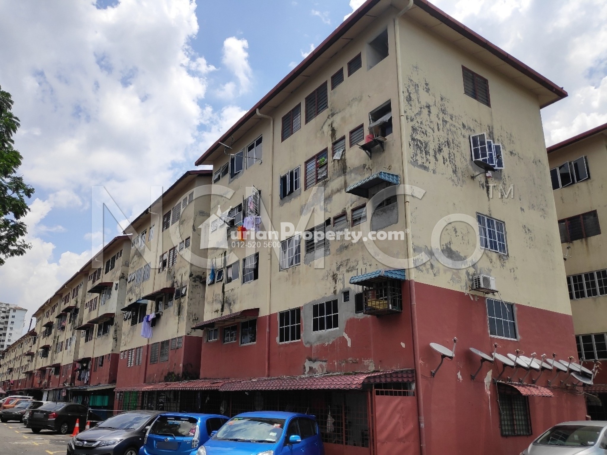 Apartment For Auction at Petaling Utama Flat