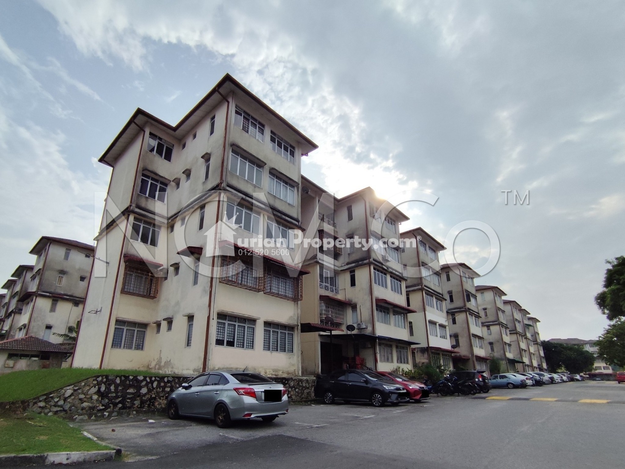 Apartment For Auction at Pangsapuri Seri Inai